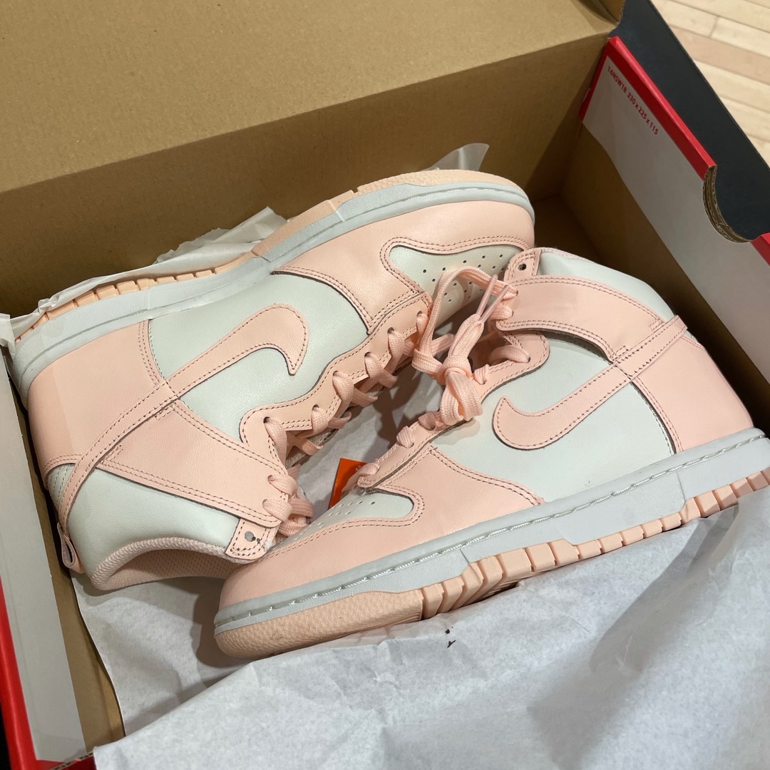 (W) Nike Dunk High Crimson Tint 착용 스타일 - 1