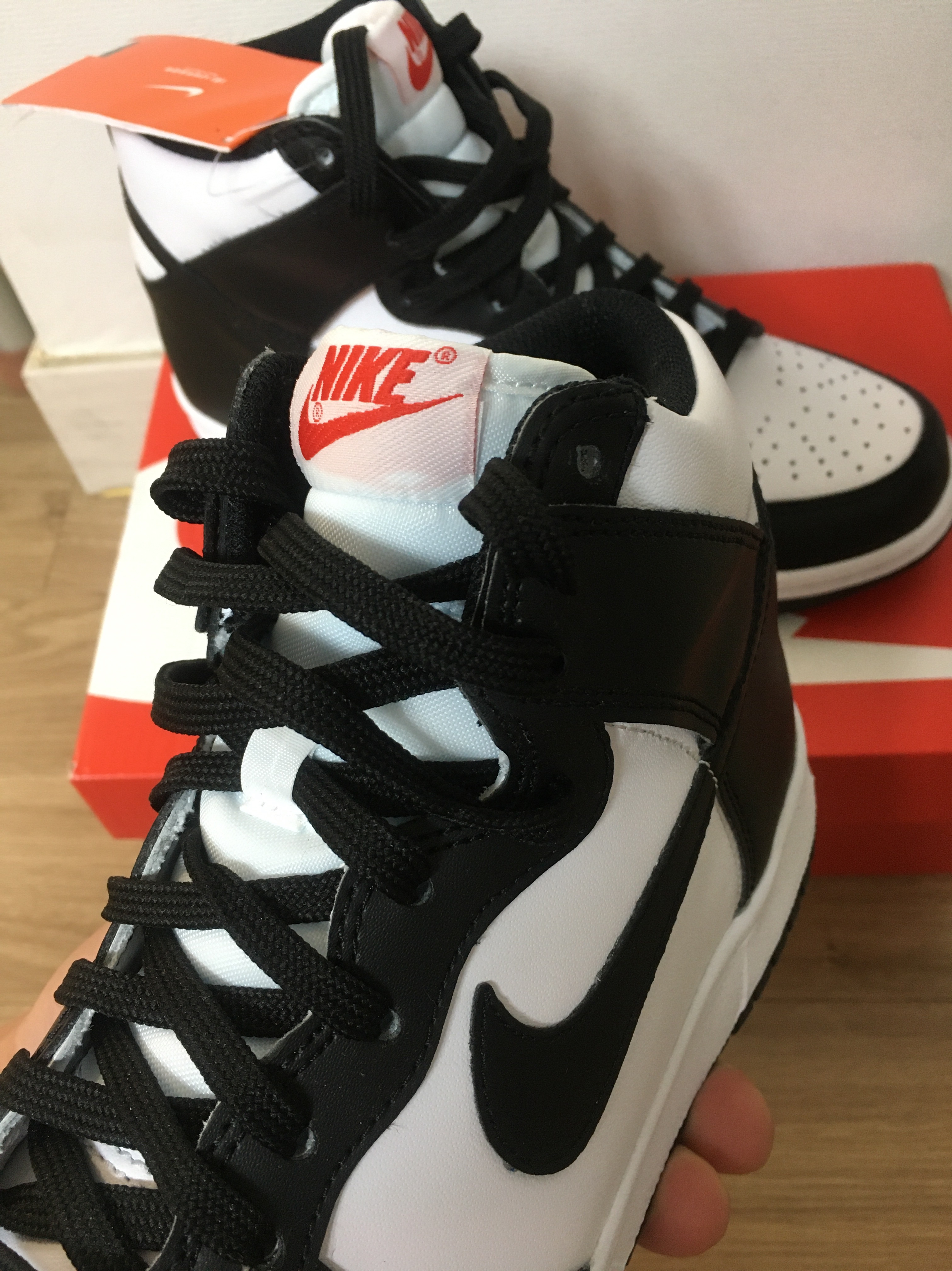 (W) Nike Dunk High Black and White, Nike Dunk High Retro Black and White 착용 스타일 - 3