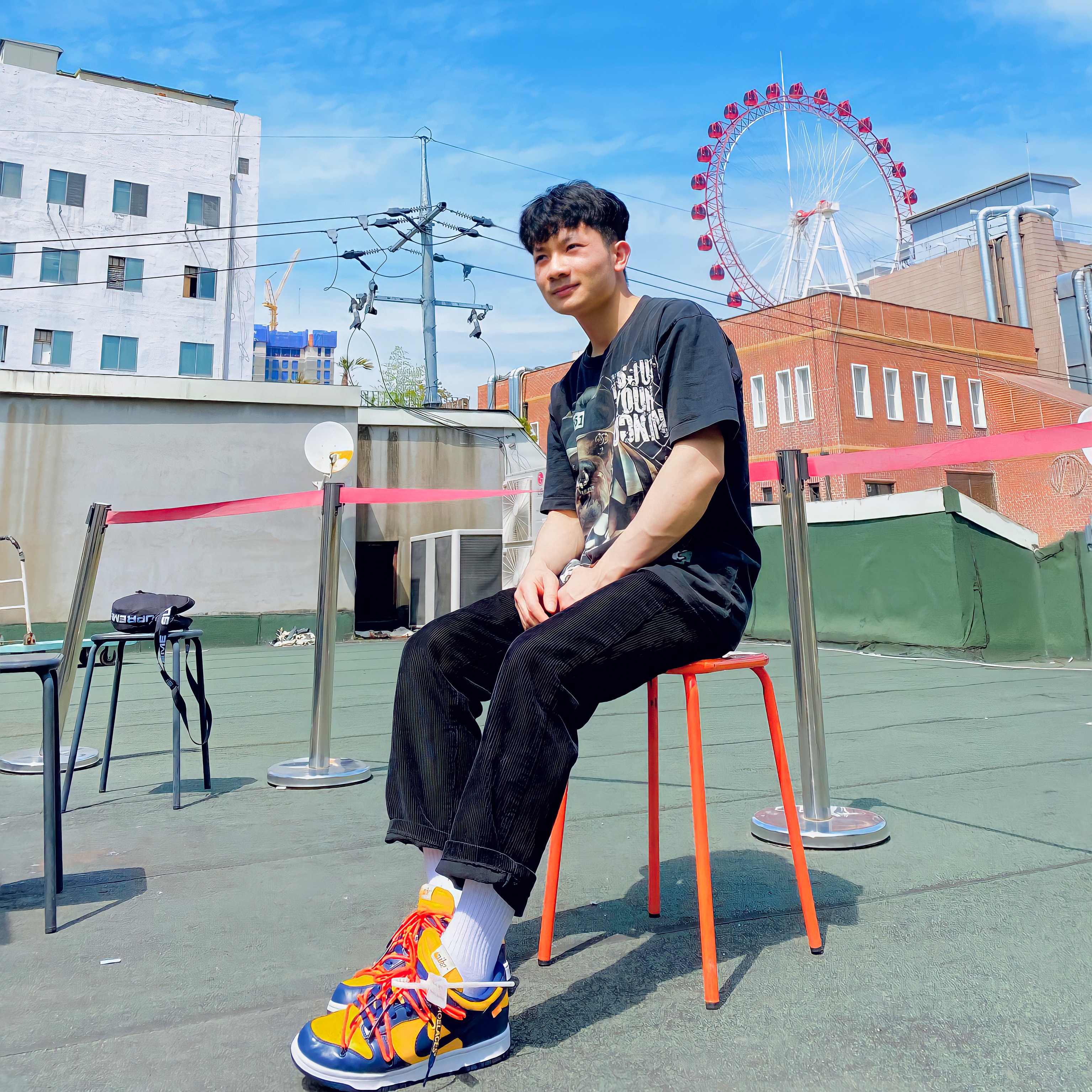 Nike x Off-White Dunk Low University Gold Midnight Navy 착용 스타일