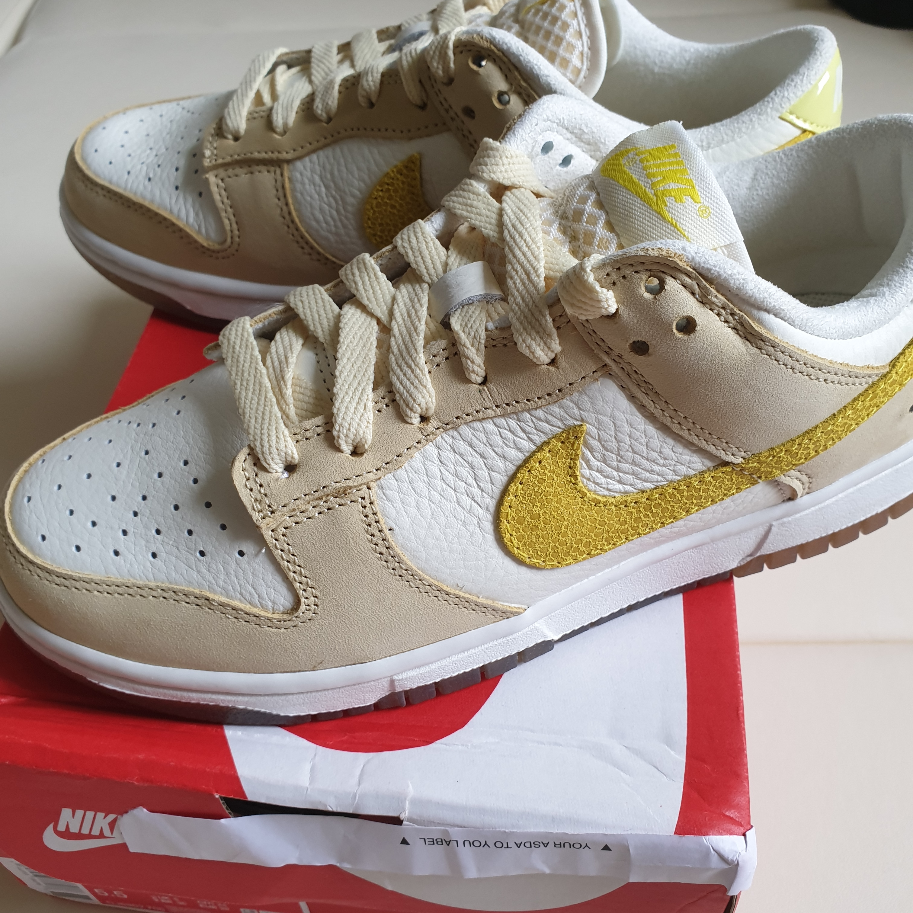 (W) Nike Dunk Low Lemon Drop 착용 스타일 - 1