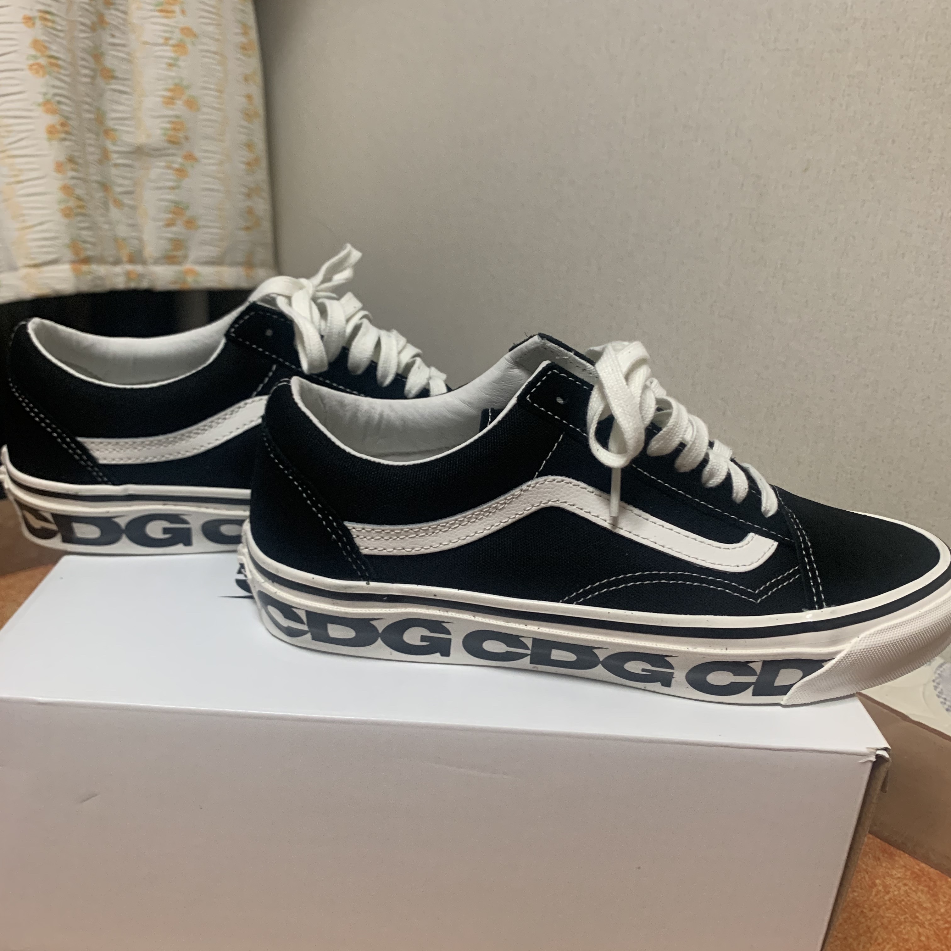 Vans Vault x CDG OG Old Skool LX Side Wall 착용 스타일
