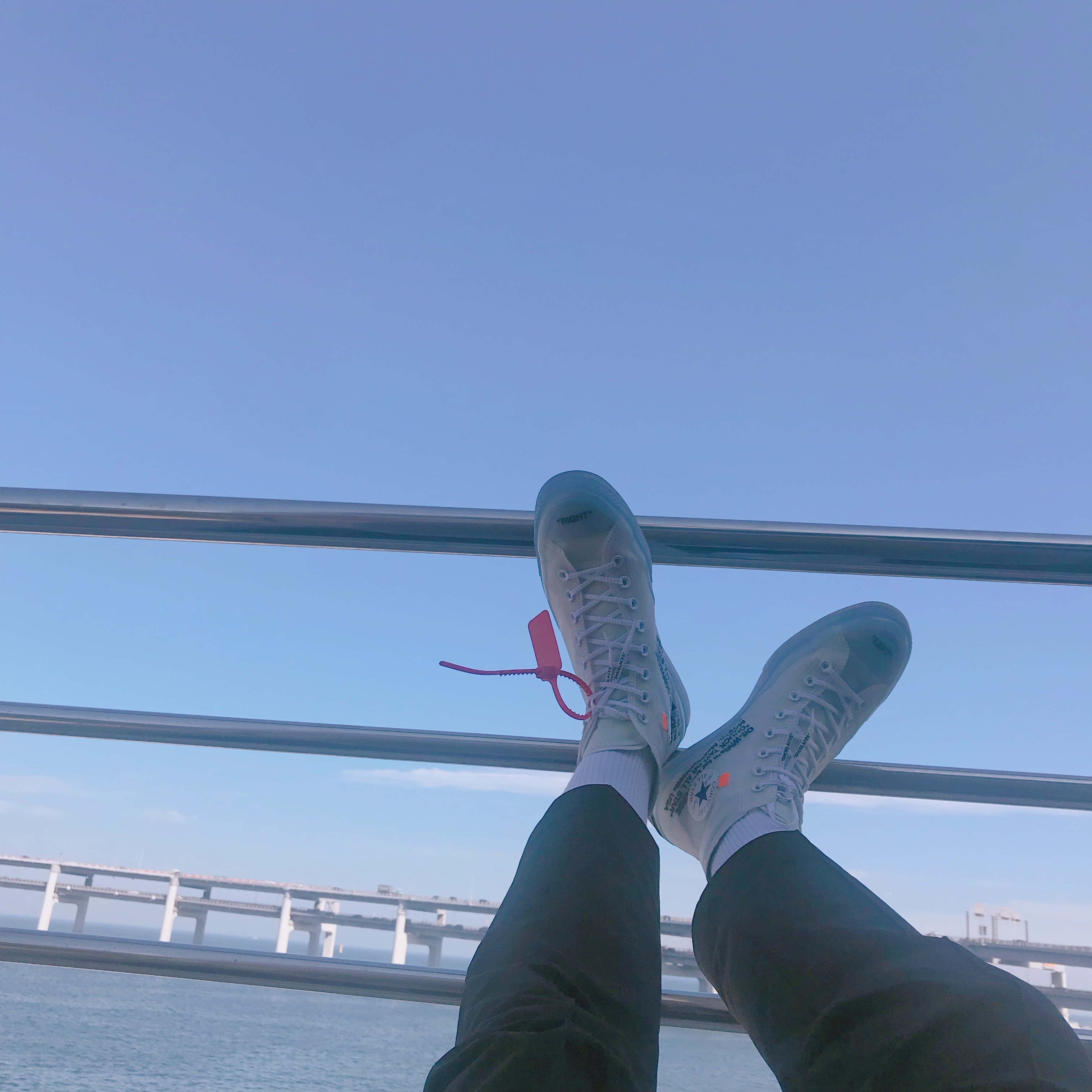Converse x Off-White Chuck 70 High The Ten 착용 스타일 - 2