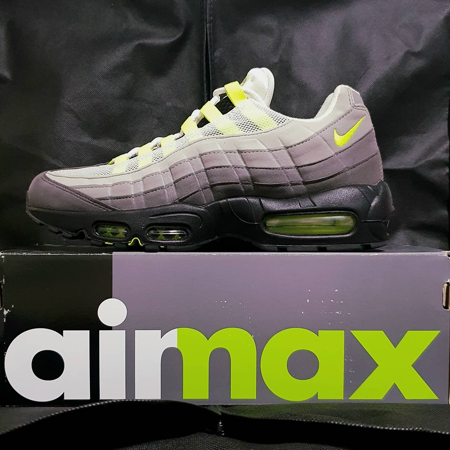 Nike Air Max 95 OG Neon Yellow 2020 착용 스타일 - 4