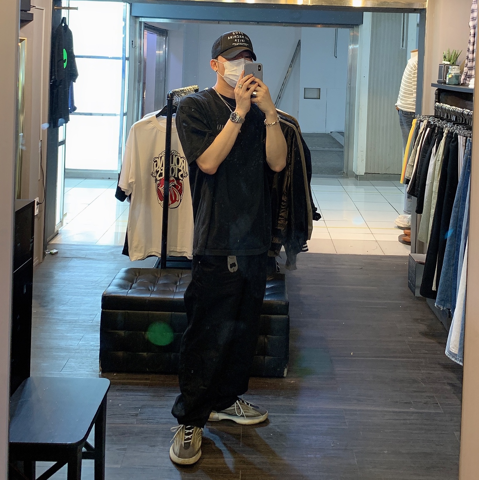 Adidas Yeezy QNTM Barium 착용 스타일 - 3