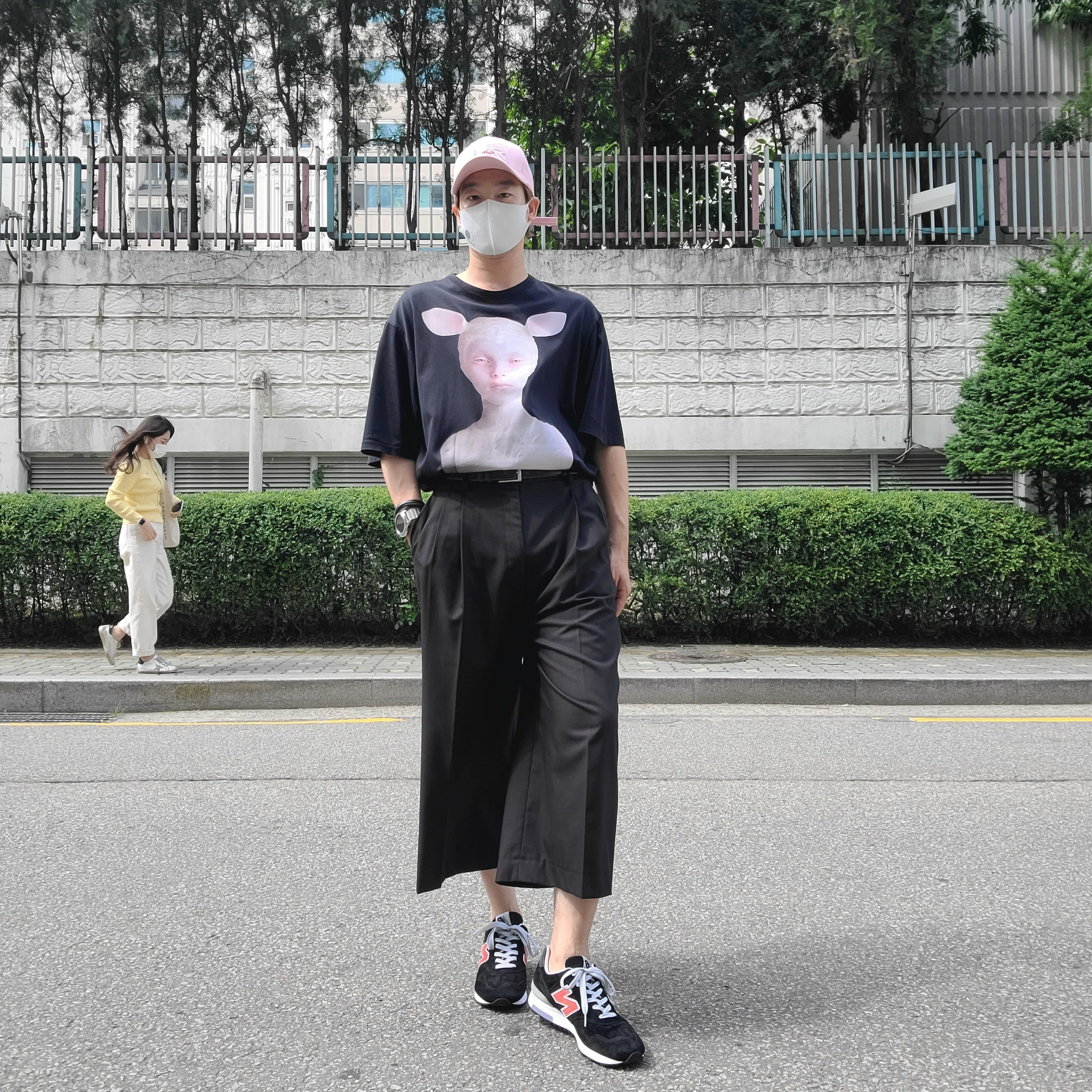 New Balance x J.Crew 1400 Made in USA Black Orange 착용 스타일