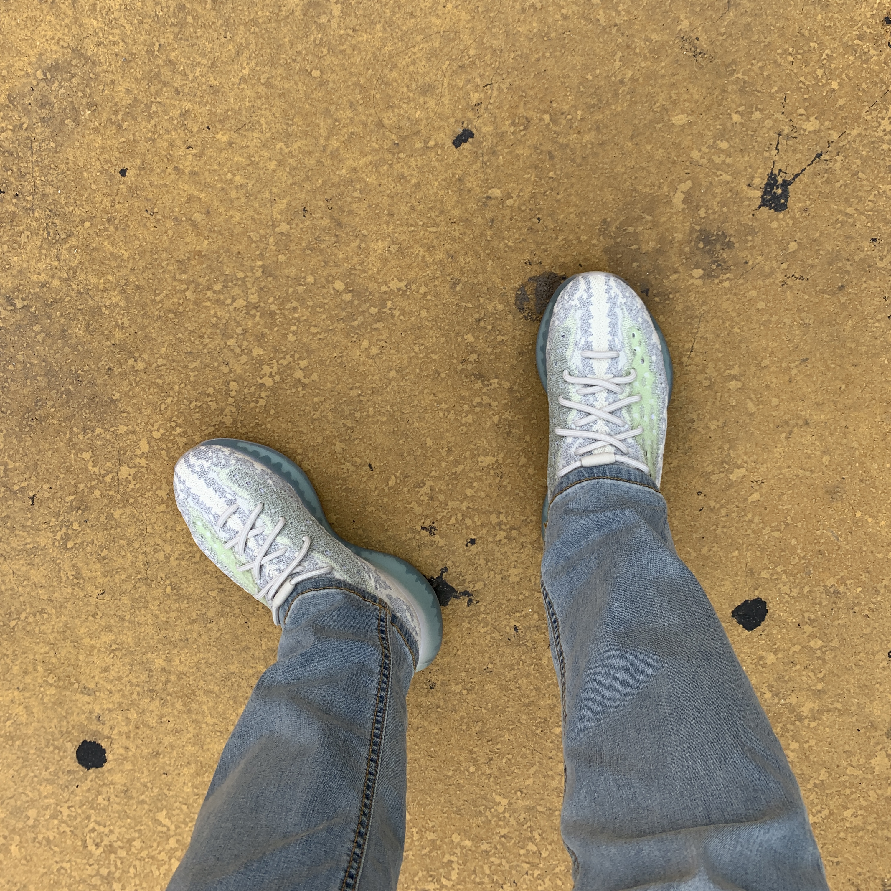 Adidas Yeezy Boost 380 Alien Blue - Reflective 착용 스타일 - 4