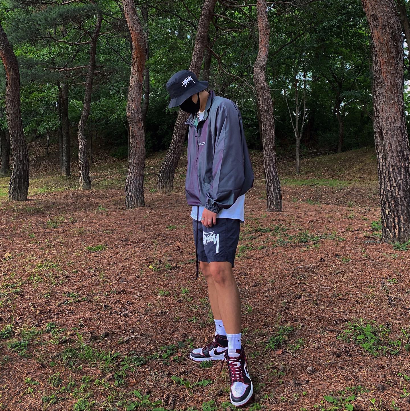 Essentials Track Jacket Iridescent - 20SS, Nike x Stussy Water Shorts Off Noir 착용 스타일 - 1
