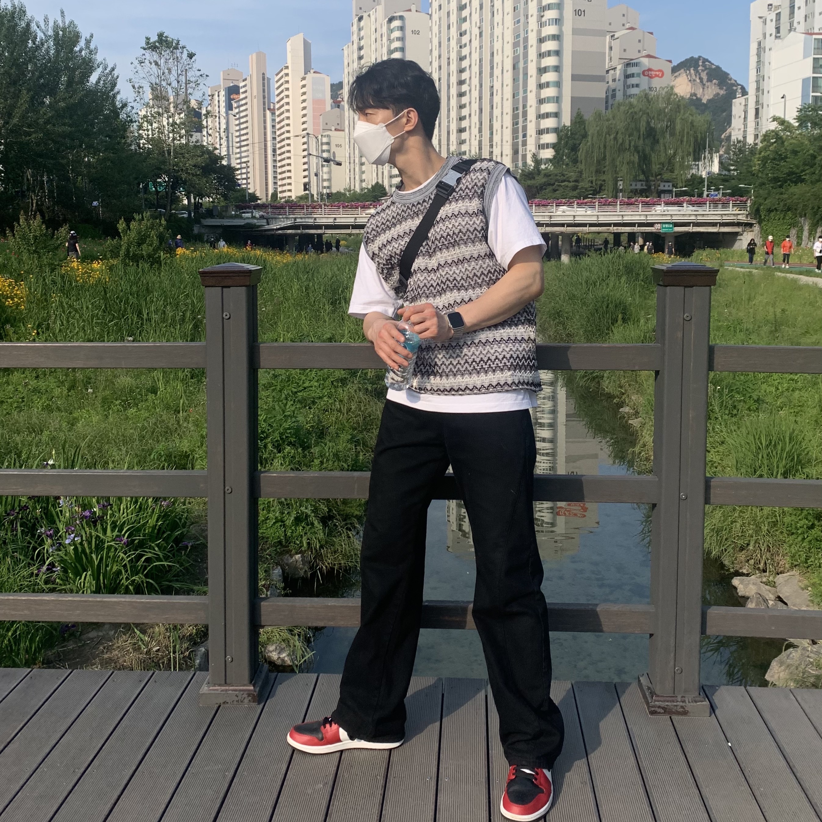Jordan 1 Mid Chicago Black Toe 착용 스타일