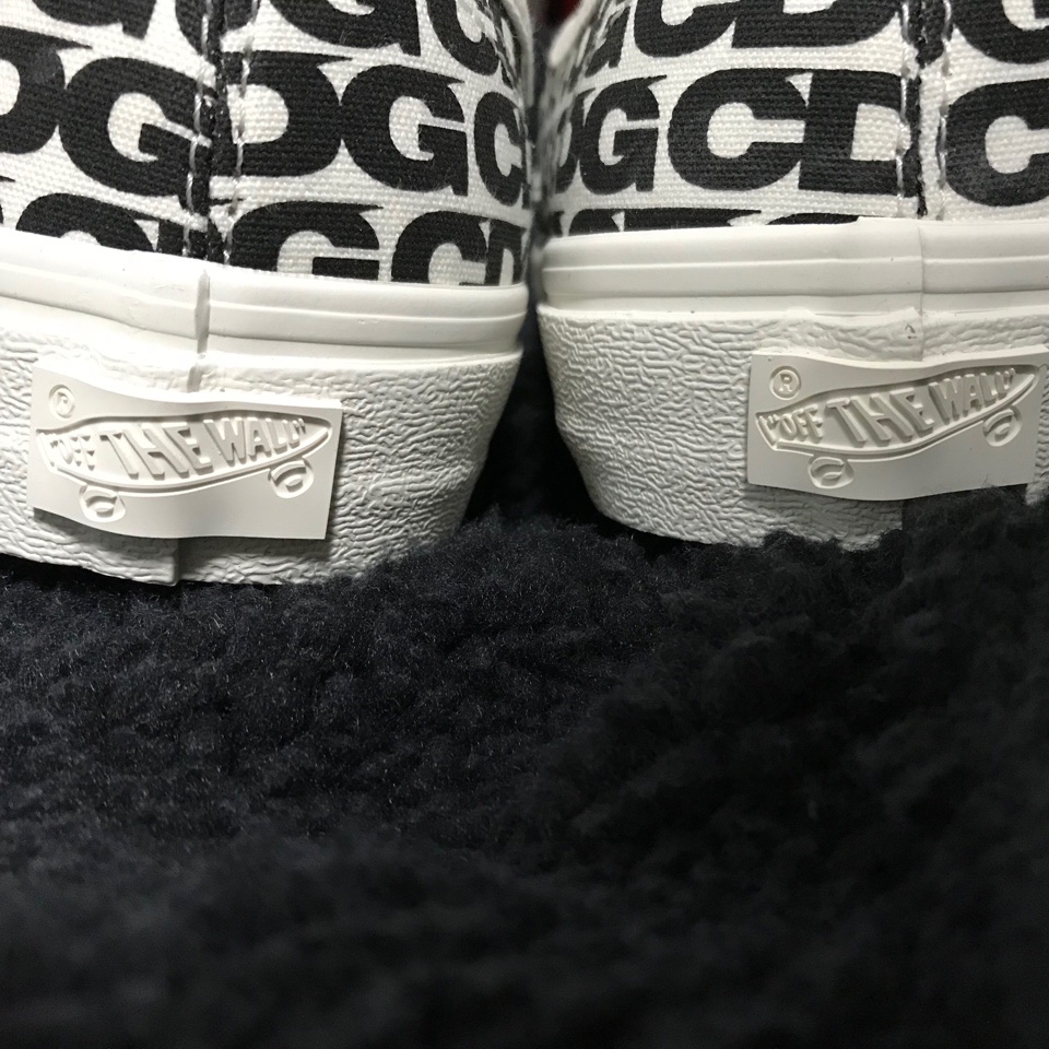 Vans Vault x CDG OG Authentic LX White Black 착용 스타일 - 5