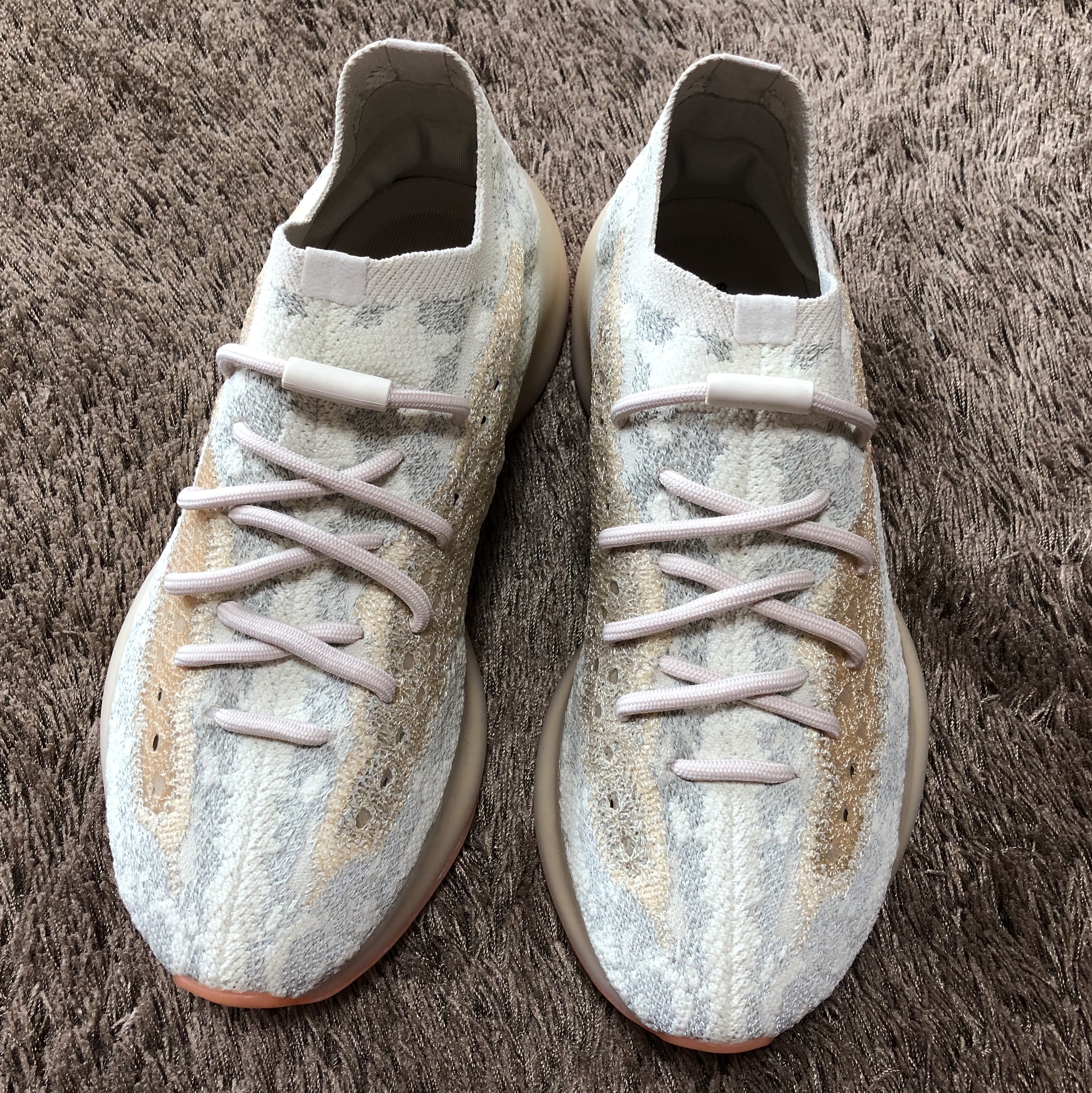 Adidas Yeezy Boost 380 Yecoraite - Reflective 착용 스타일 - 3