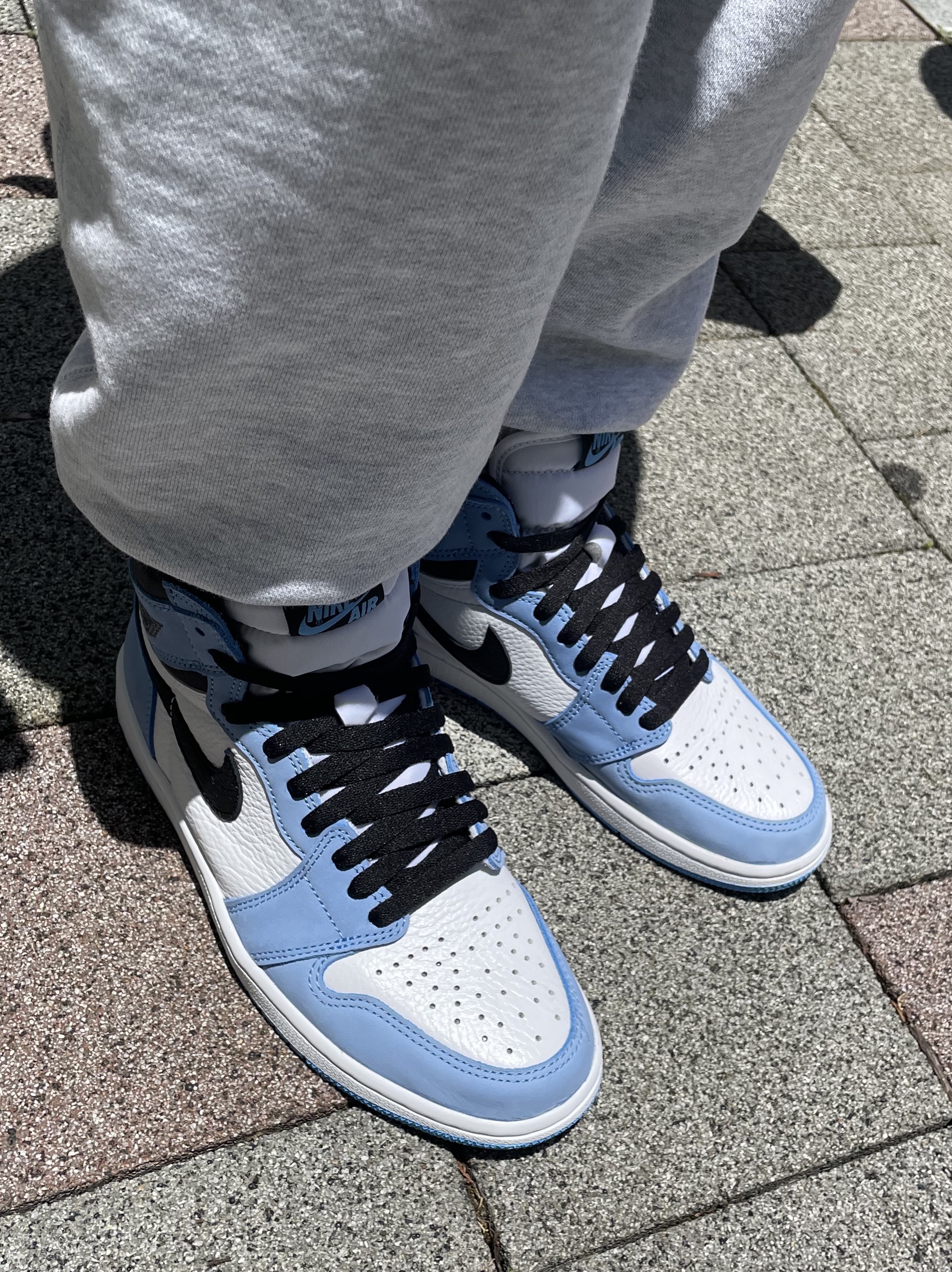 Jordan 1 Retro High OG University Blue 착용 스타일