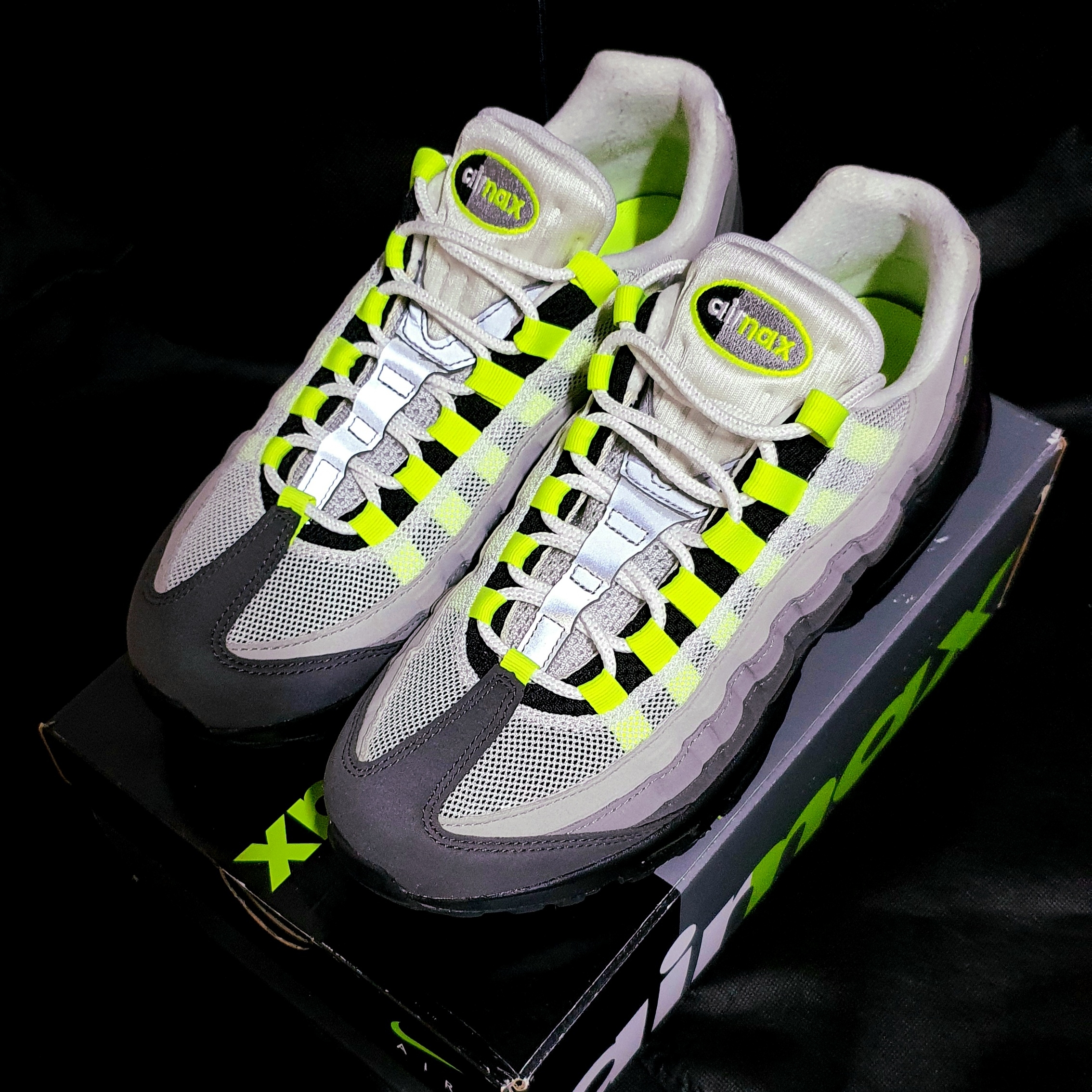 Nike Air Max 95 OG Neon Yellow 2020 착용 스타일 - 1