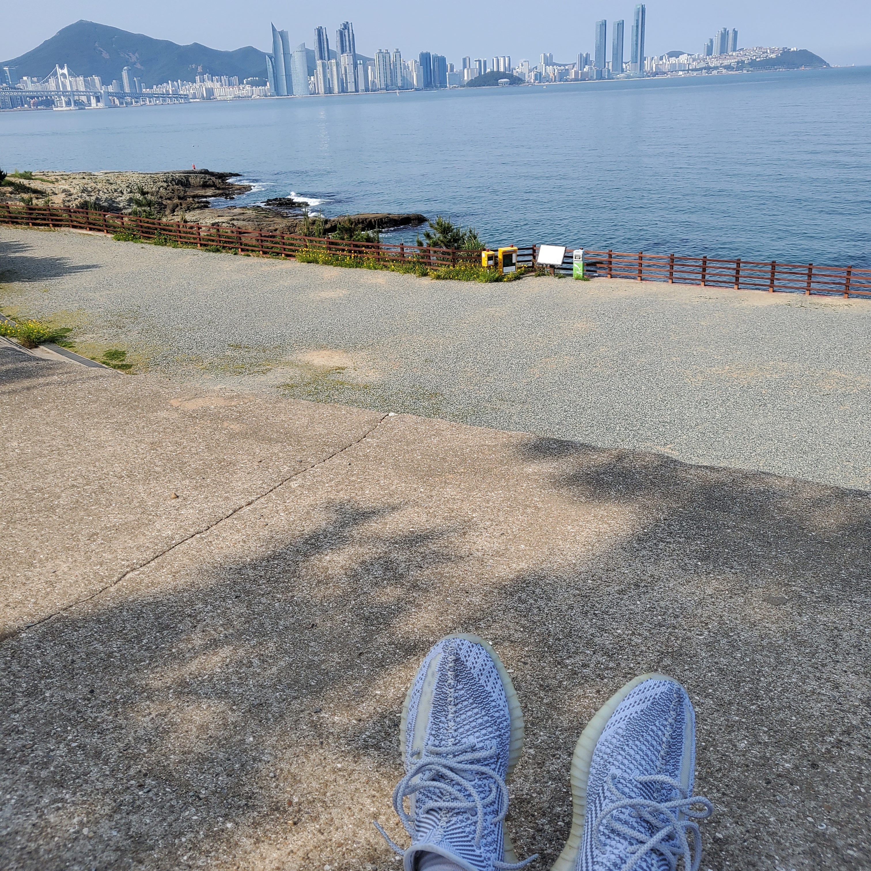 Adidas Yeezy Boost 350 V2 Static - Non-Reflective 2018 착용 스타일