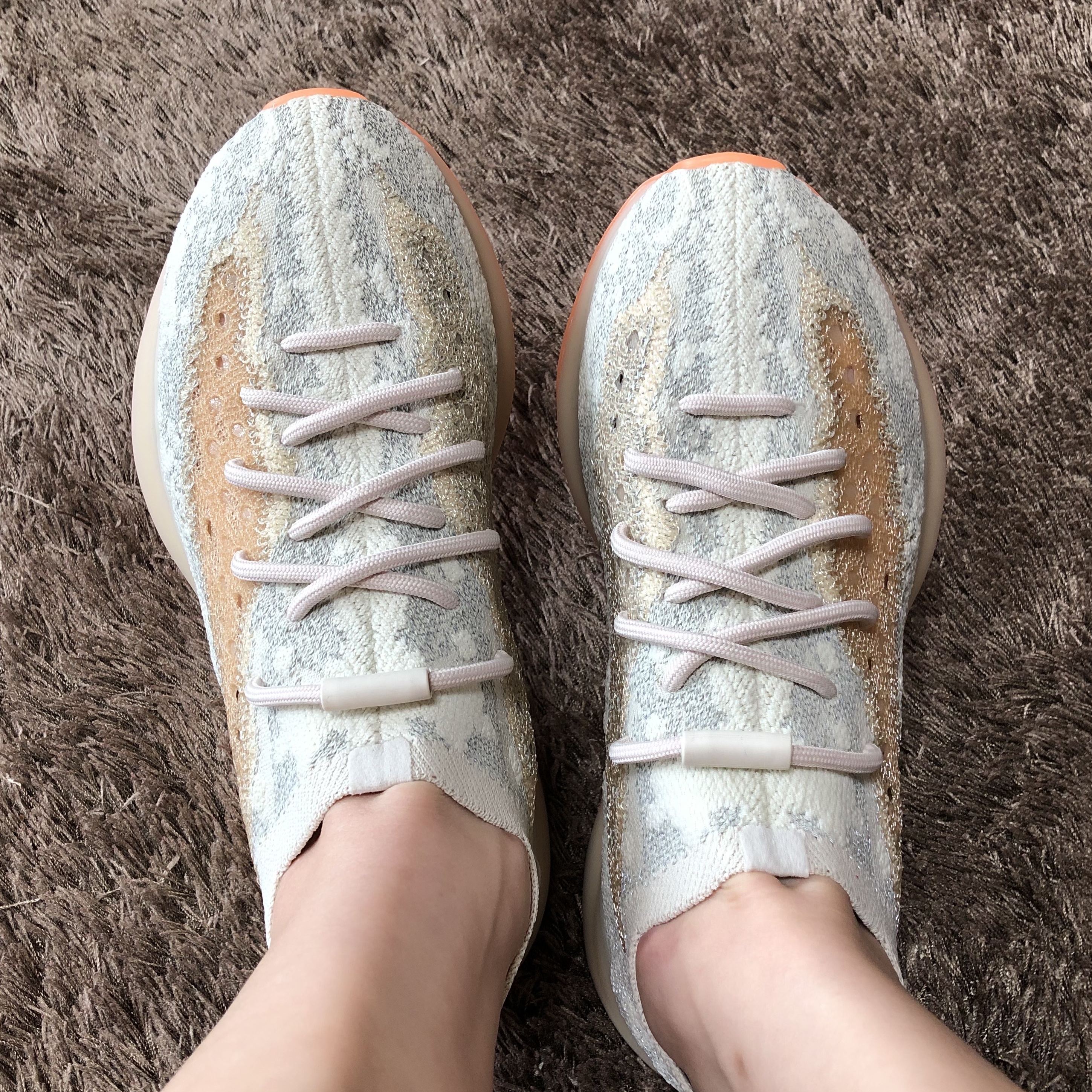 Adidas Yeezy Boost 380 Yecoraite - Reflective 착용 스타일 - 2