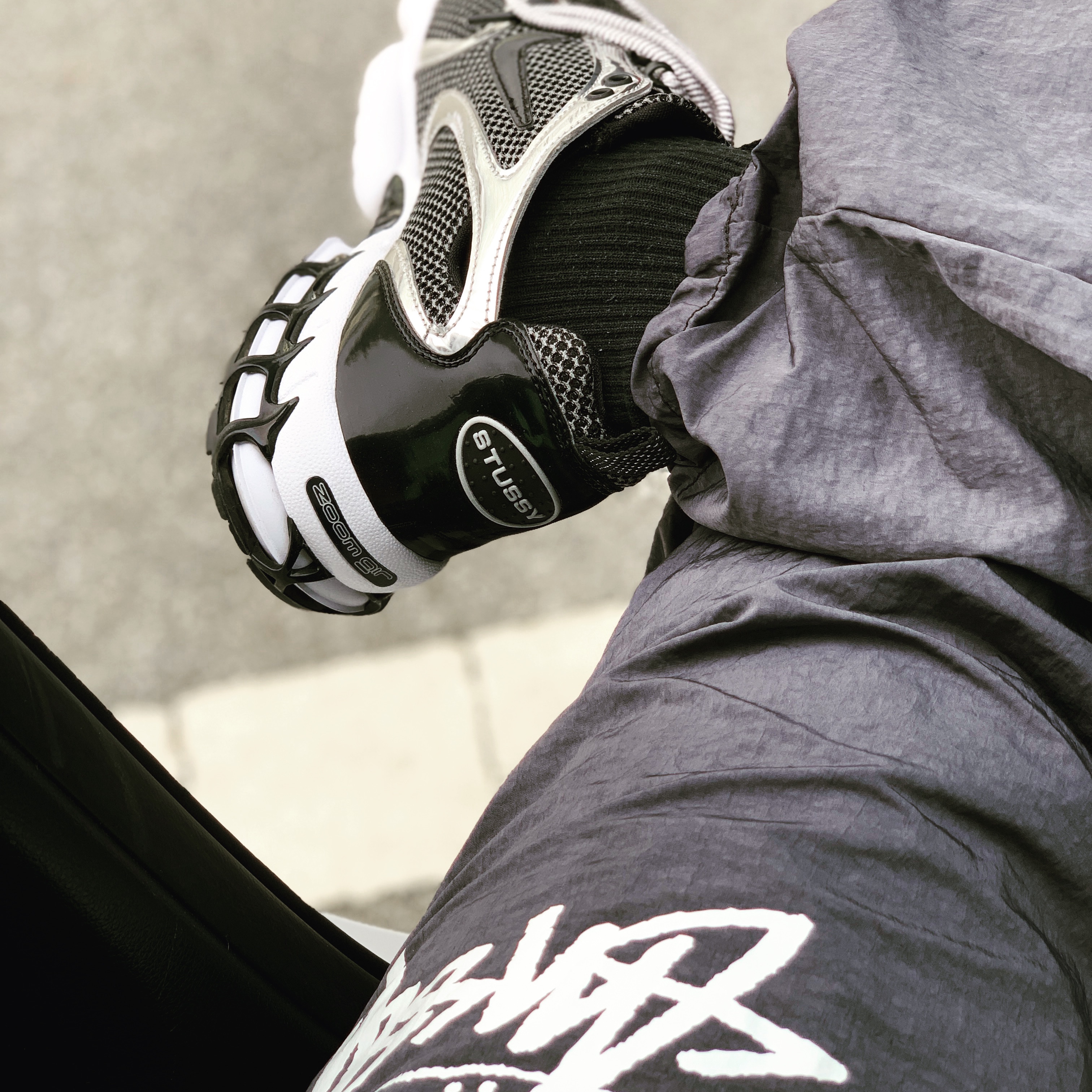 Nike x Stussy Air Zoom Spiridon Cage 2 Pure Platinum, Nike x Stussy NRG BR Crew Fleece Grey 착용 스타일 - 2