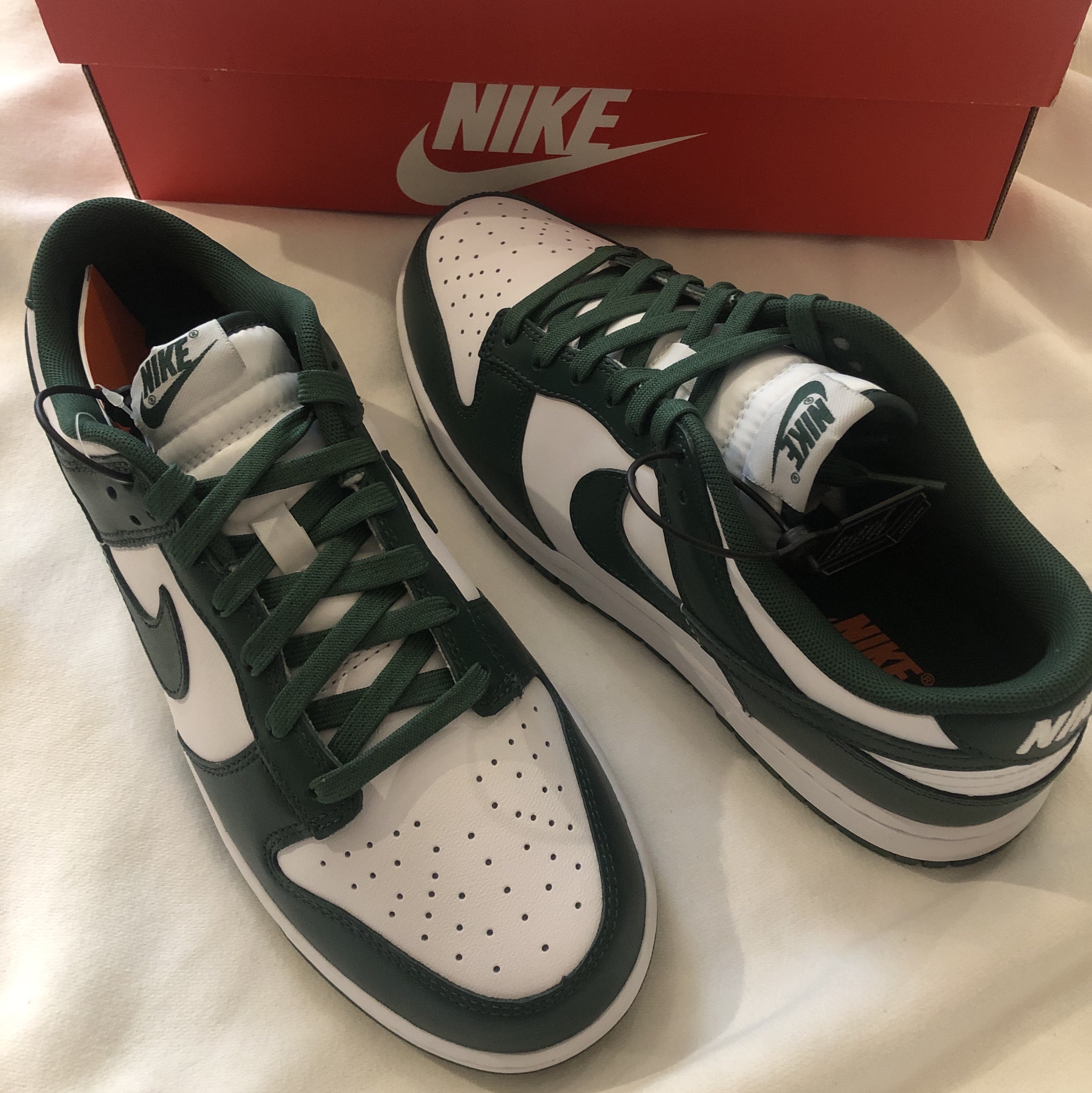 Nike Dunk Low Retro Varsity Green 착용 스타일