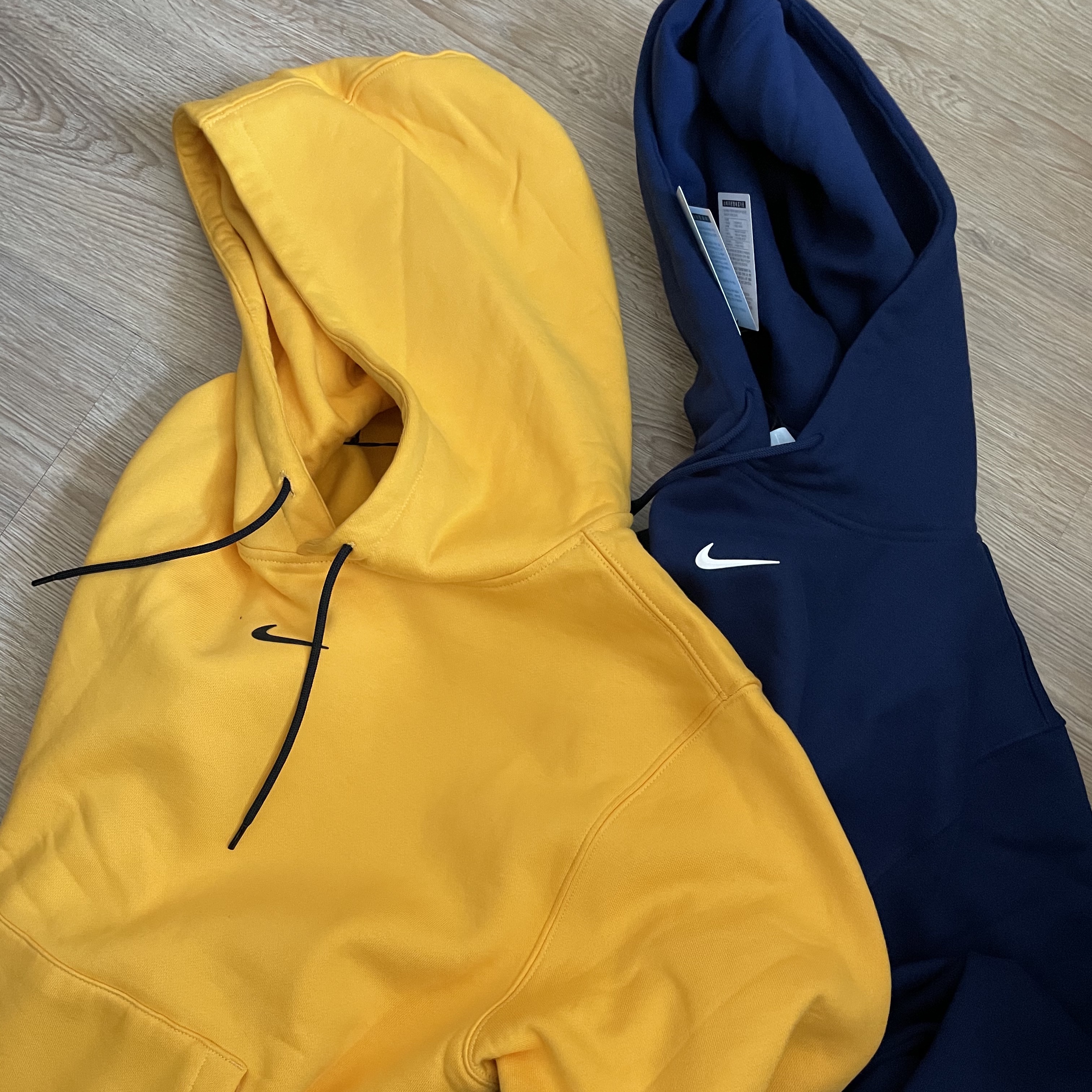 Nike x Drake Nocta Cardinal Stock Essential Hoodie Navy - Asia, Nike x Drake Nocta Essential Hoodie University Gold - Asia 착용 스타일