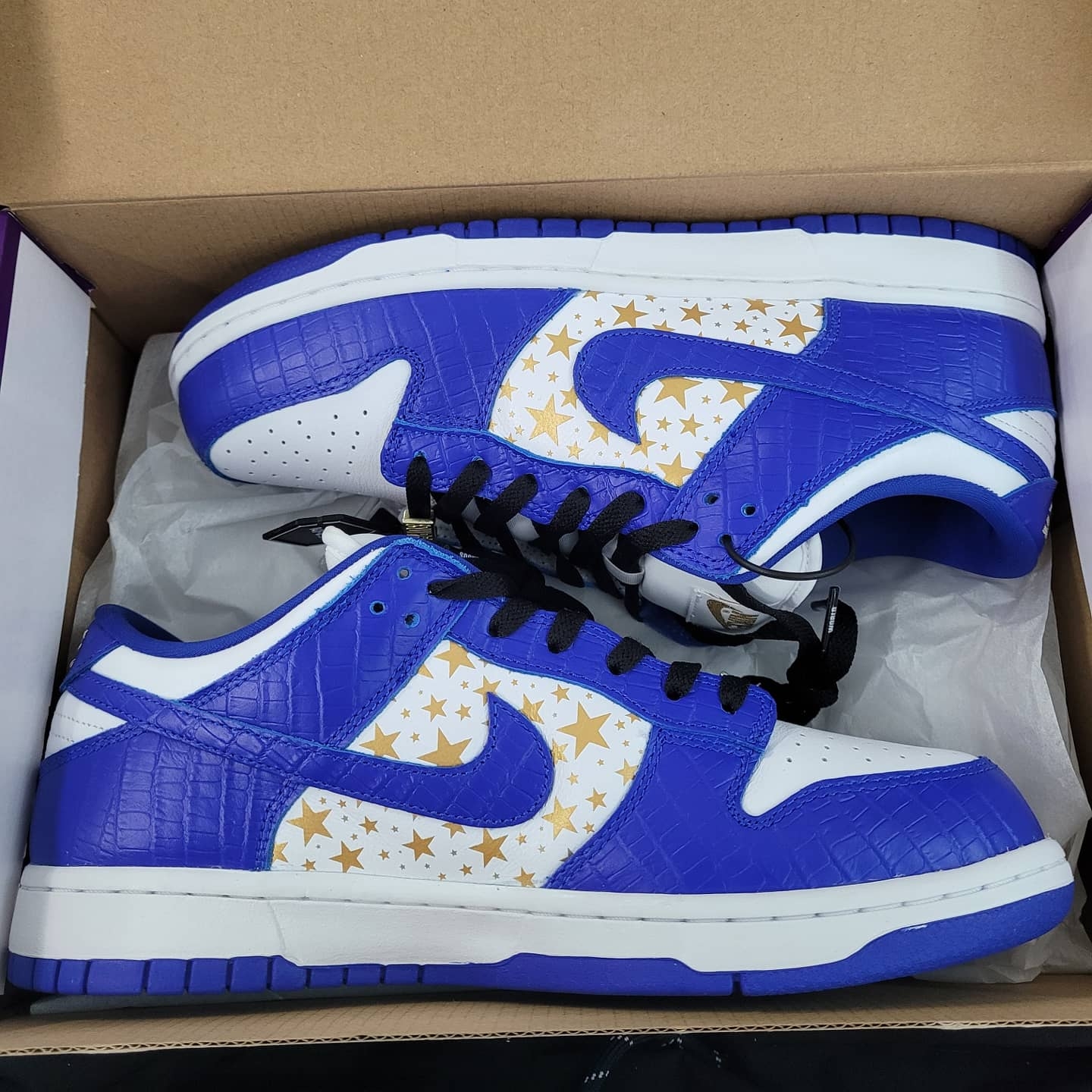 Nike x Supreme SB Dunk Low Hyper Blue 착용 스타일 - 3