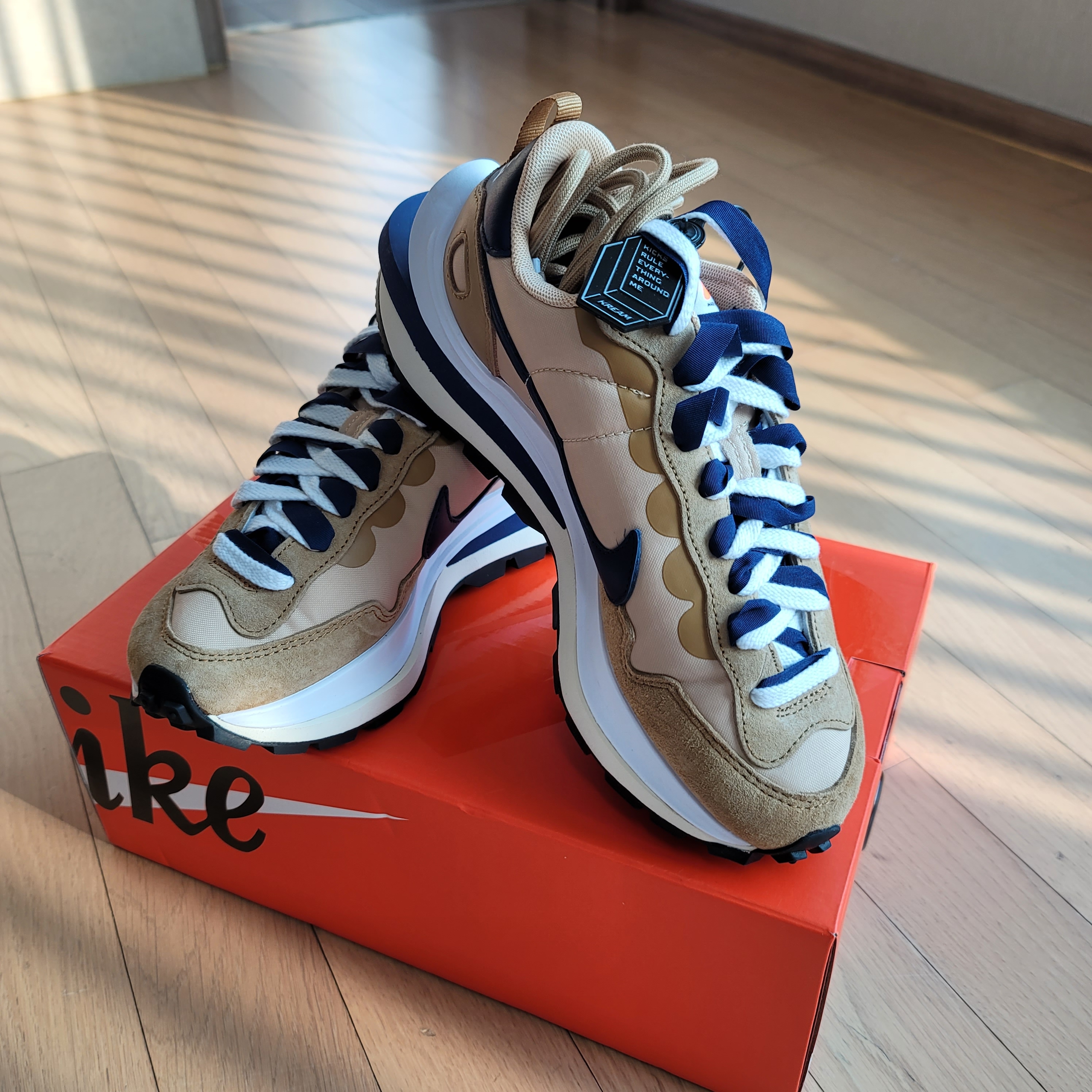 Nike x Sacai VaporWaffle Sesame and Blue Void 착용 스타일 - 1
