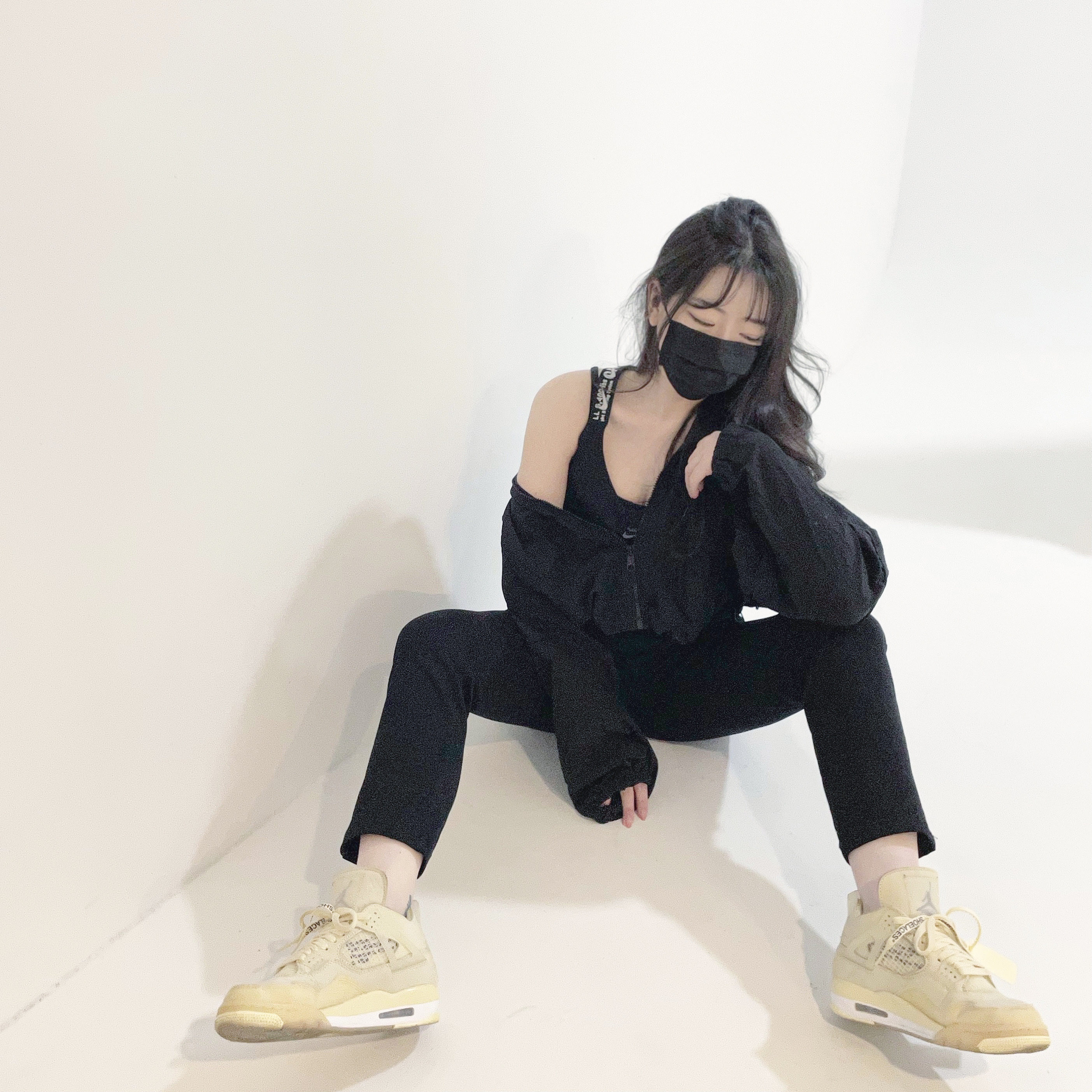 (W) Jordan 4 x Off-White Retro SP Sail 착용 스타일