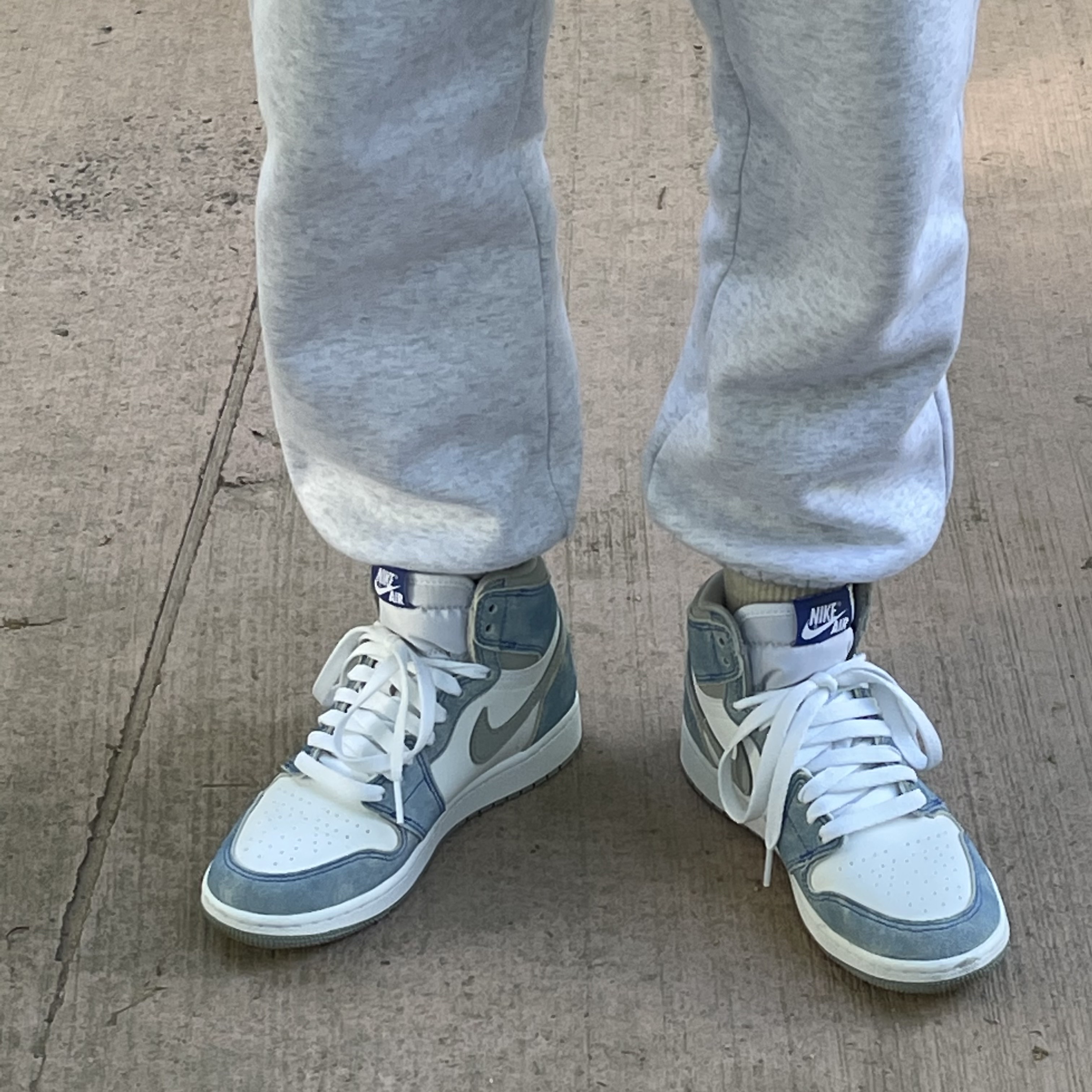 (GS) Jordan 1 Retro High OG Hyper Royal 착용 스타일 - 3