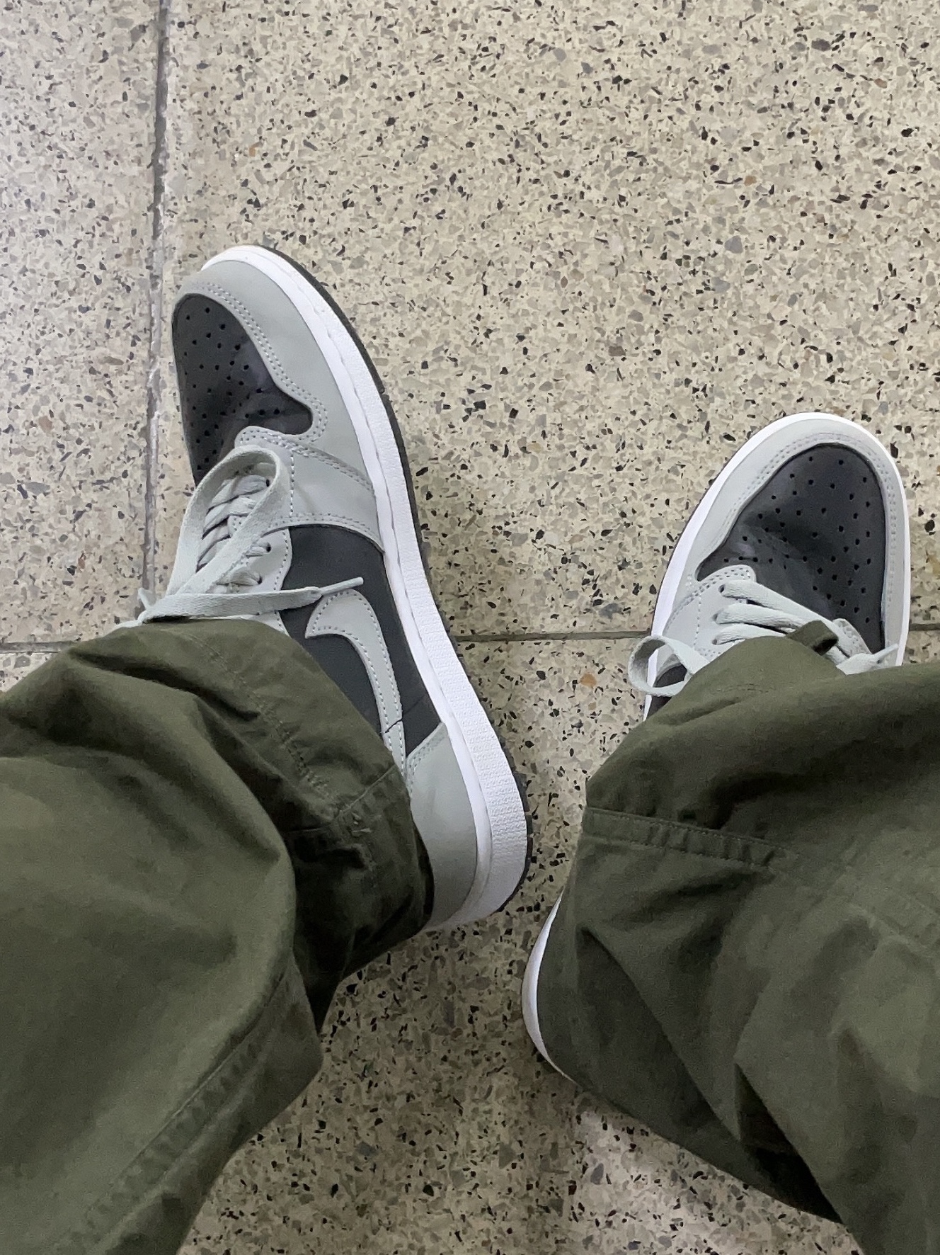 Jordan 1 Retro High OG Shadow 2.0 착용 스타일 - 1
