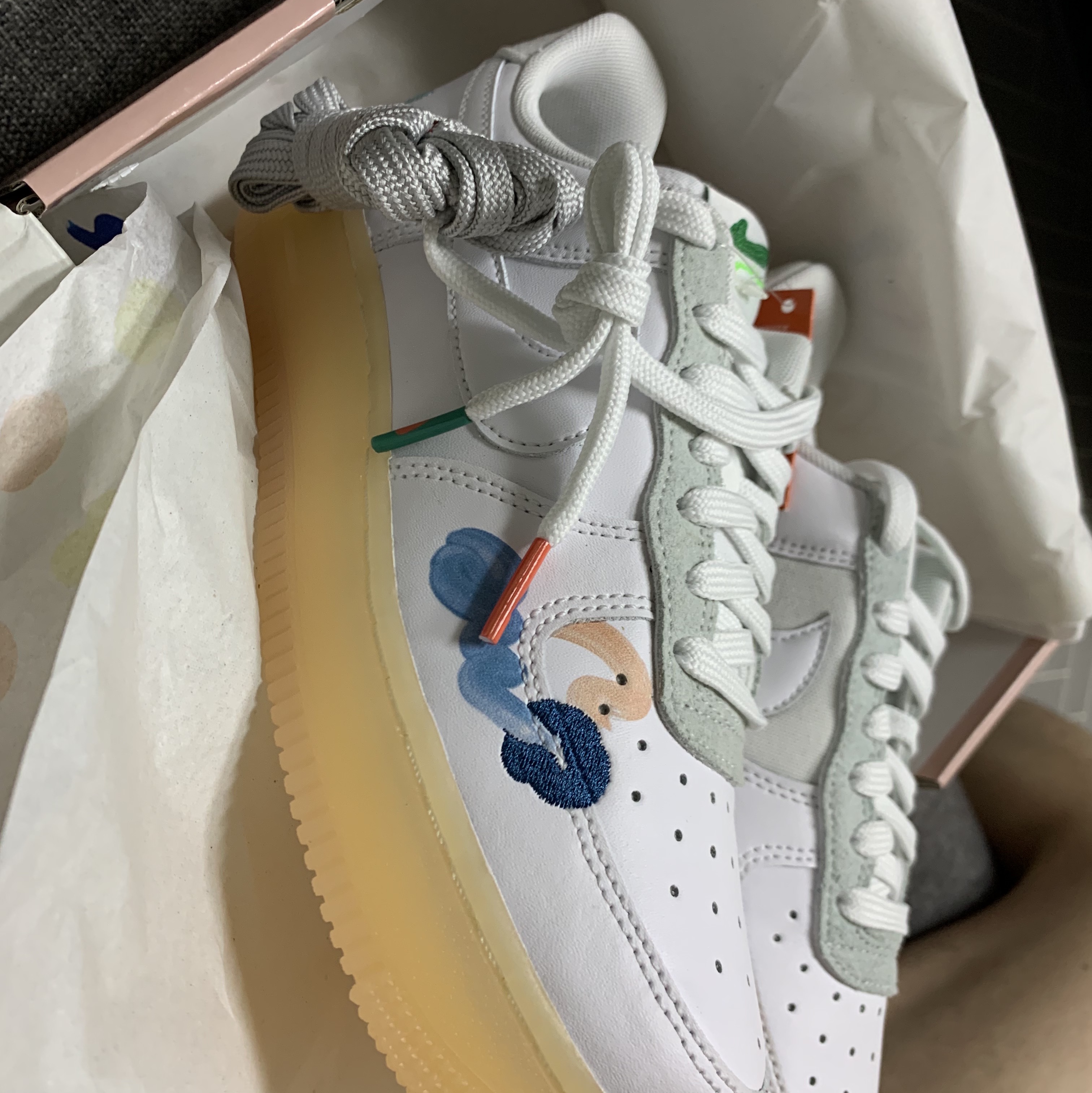 Nike x Mayumi Yamase Air Force 1 Flyleather Solar Red 착용 스타일 - 2
