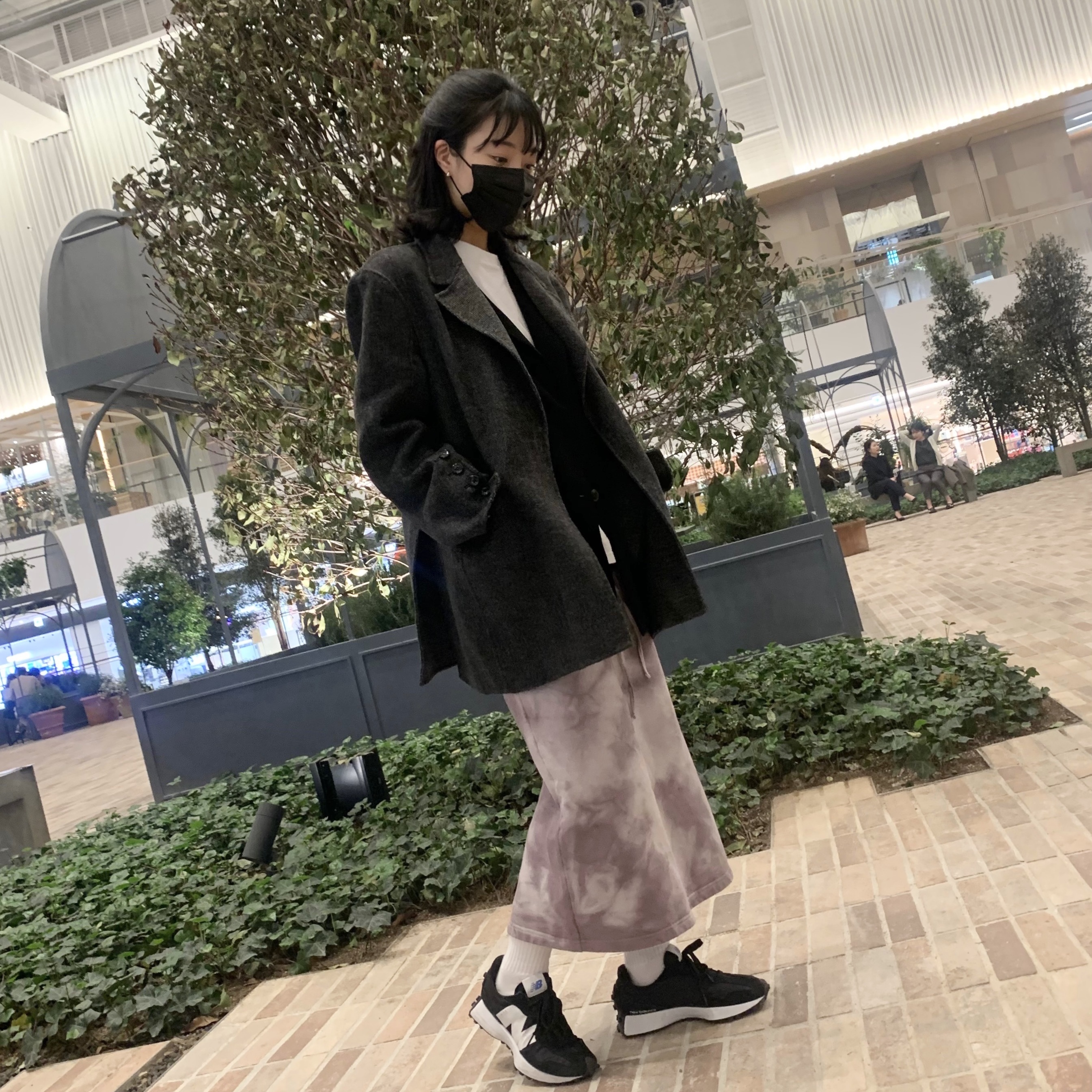 New Balance 327 Black 착용 스타일 - 1