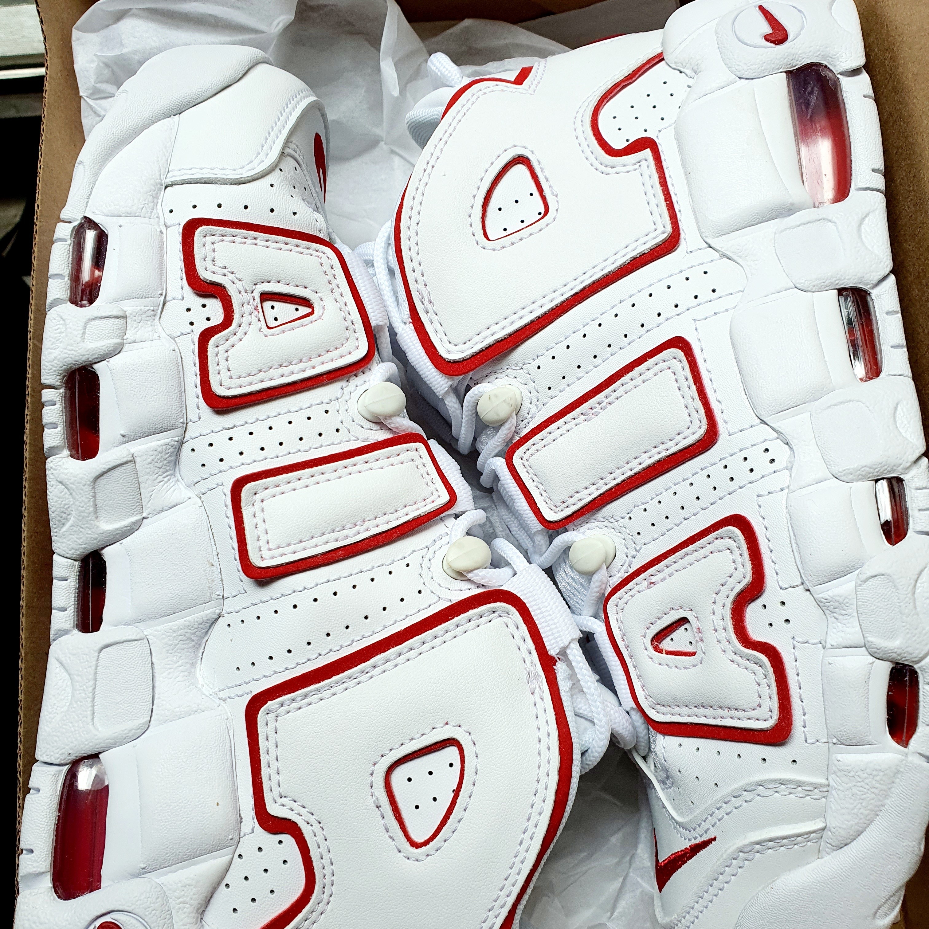 Nike Air More Uptempo White Varsity Red 2021 착용 스타일 - 2