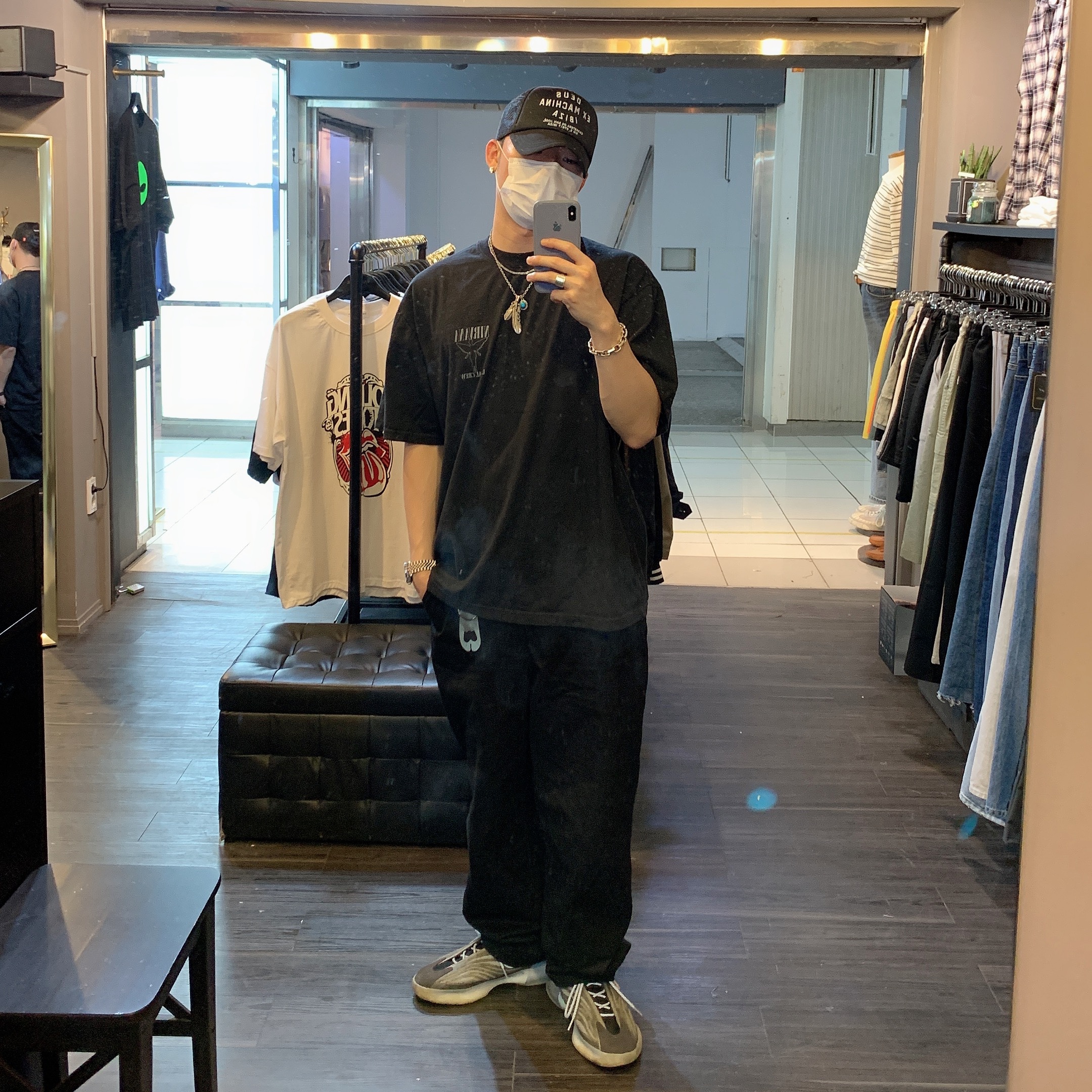 Adidas Yeezy QNTM Barium 착용 스타일 - 1
