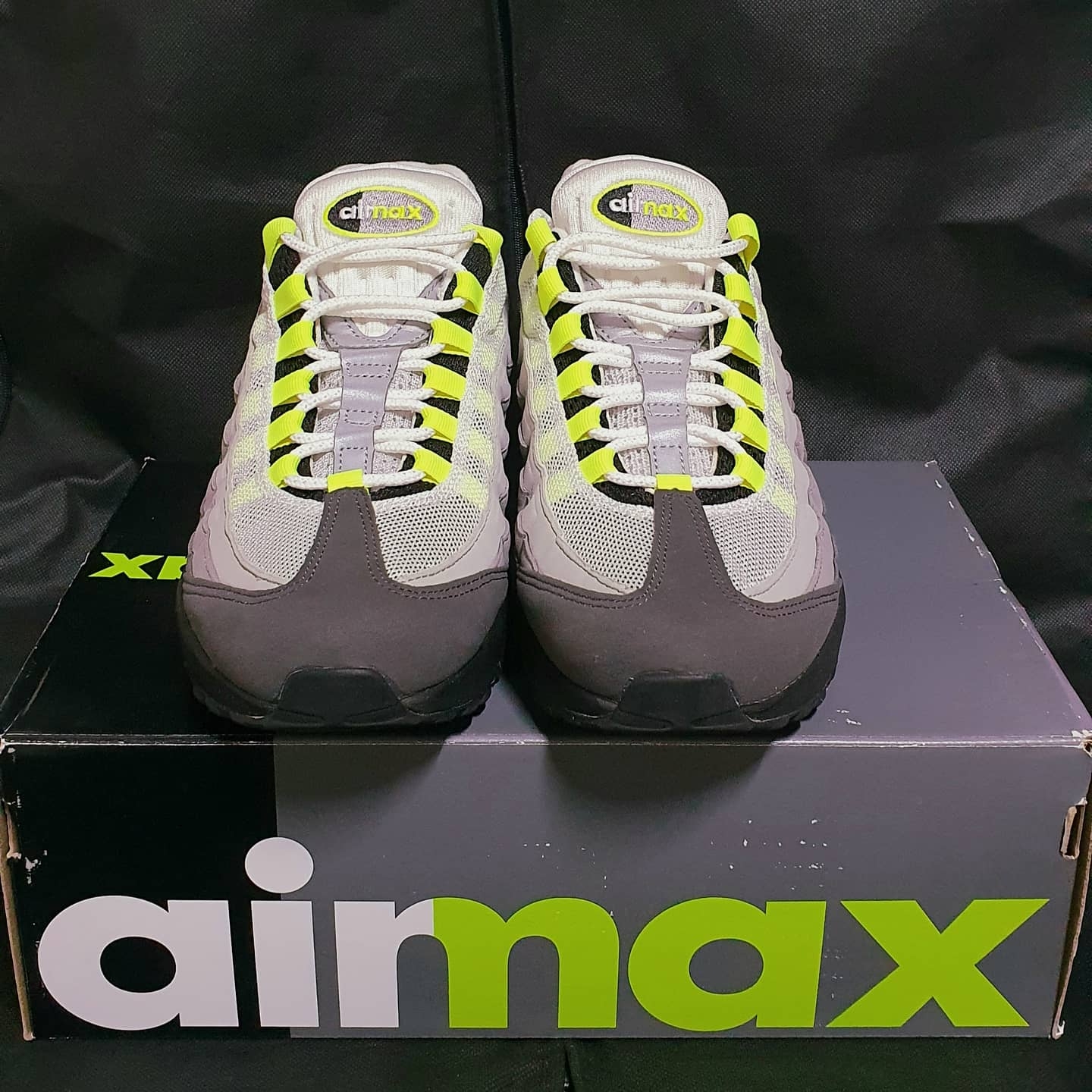 Nike Air Max 95 OG Neon Yellow 2020 착용 스타일 - 3