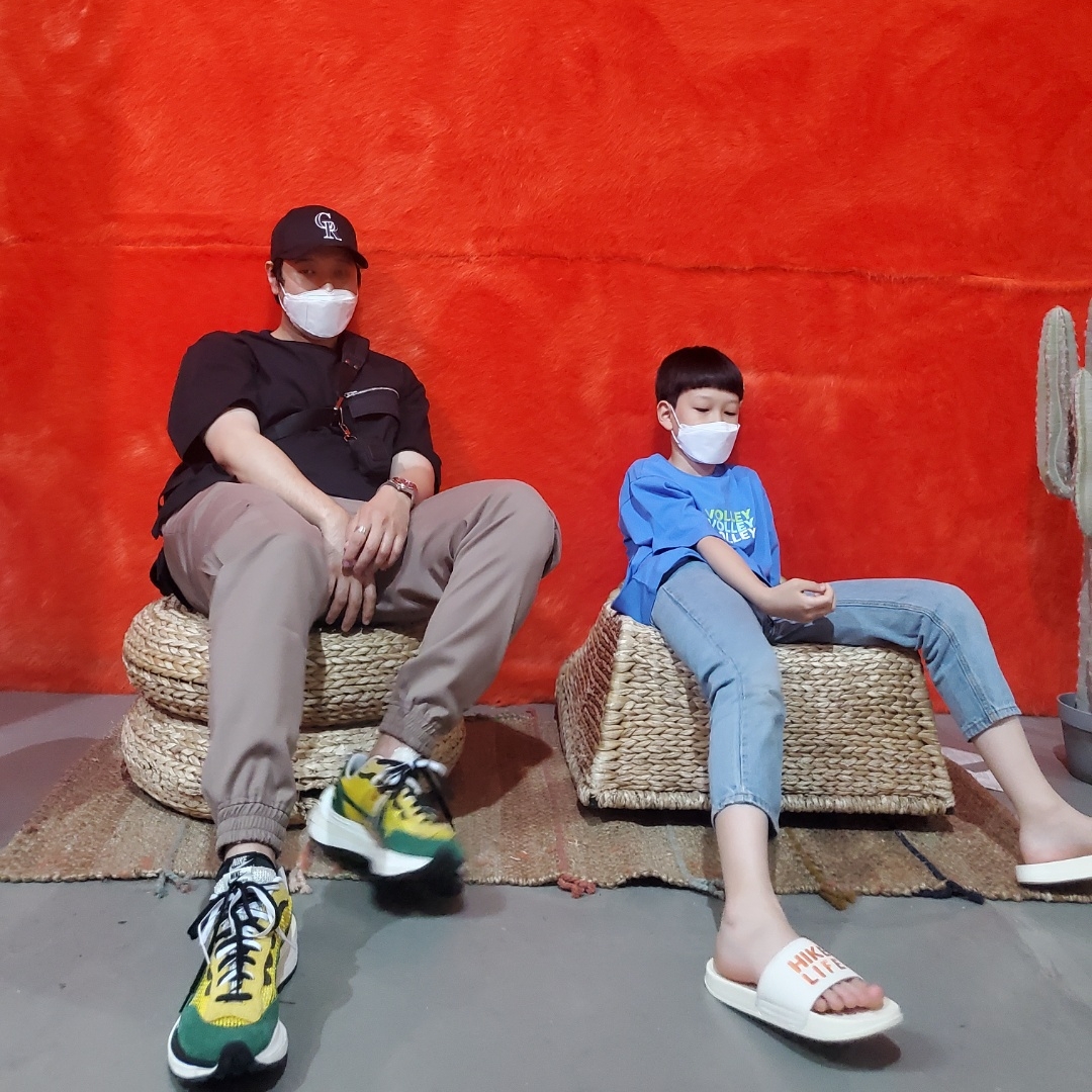 Nike x Sacai VaporWaffle Tour Yellow & Gorge Green Sail 착용 스타일 - 5
