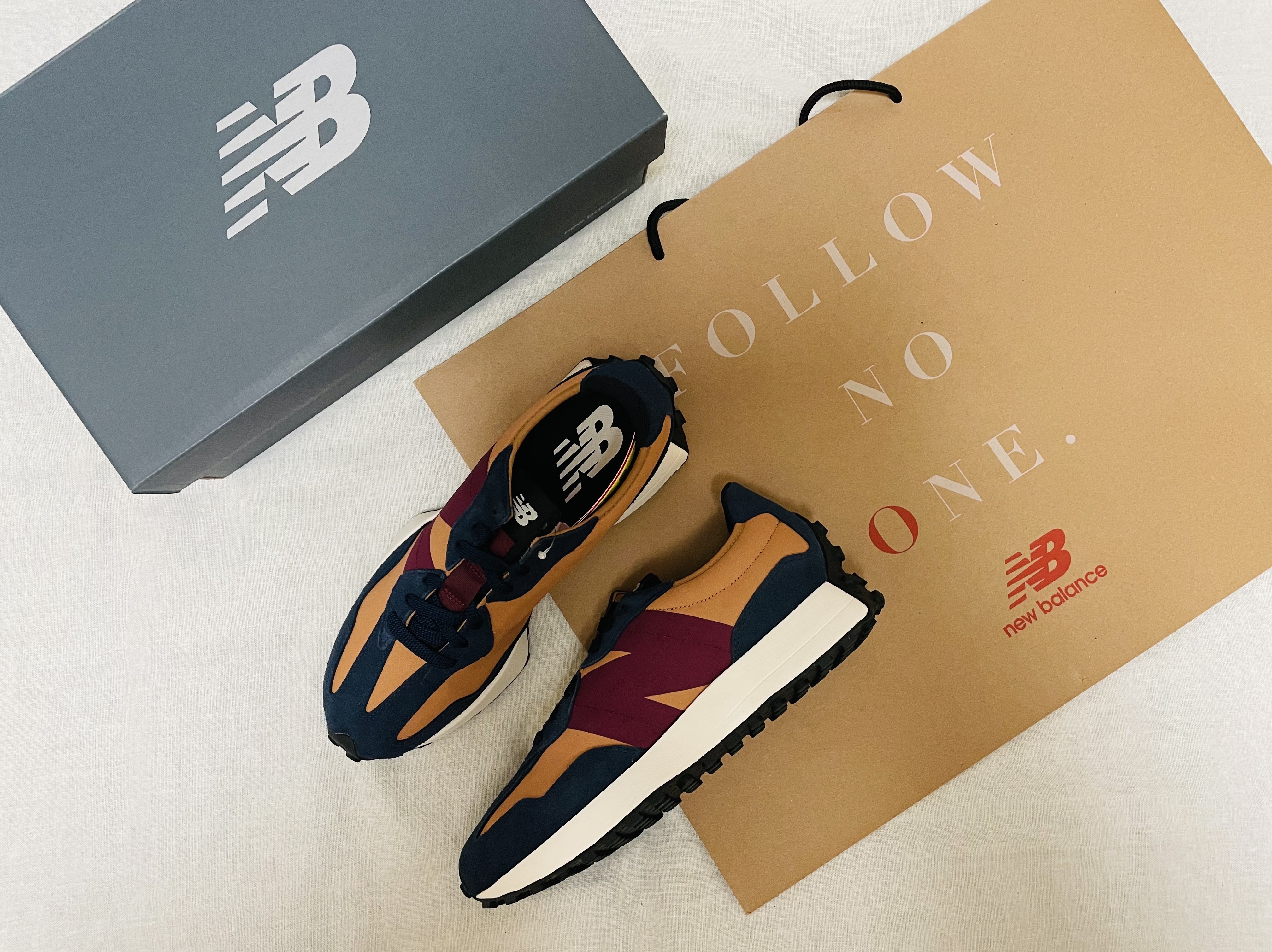 New Balance 327 Natural Indigo 착용 스타일 - 2