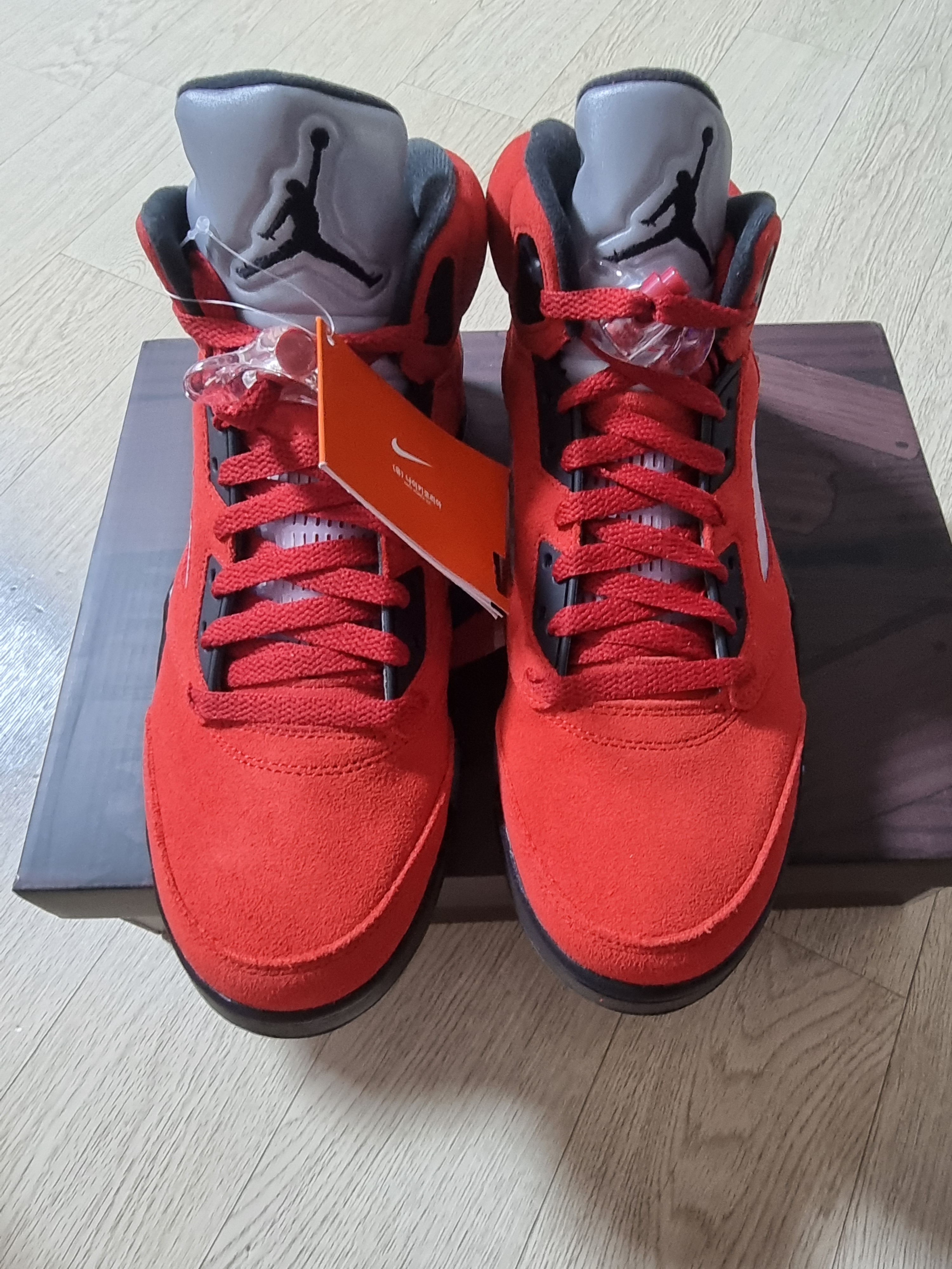 Jordan 5 Retro Toro Bravo 착용 스타일 - 5