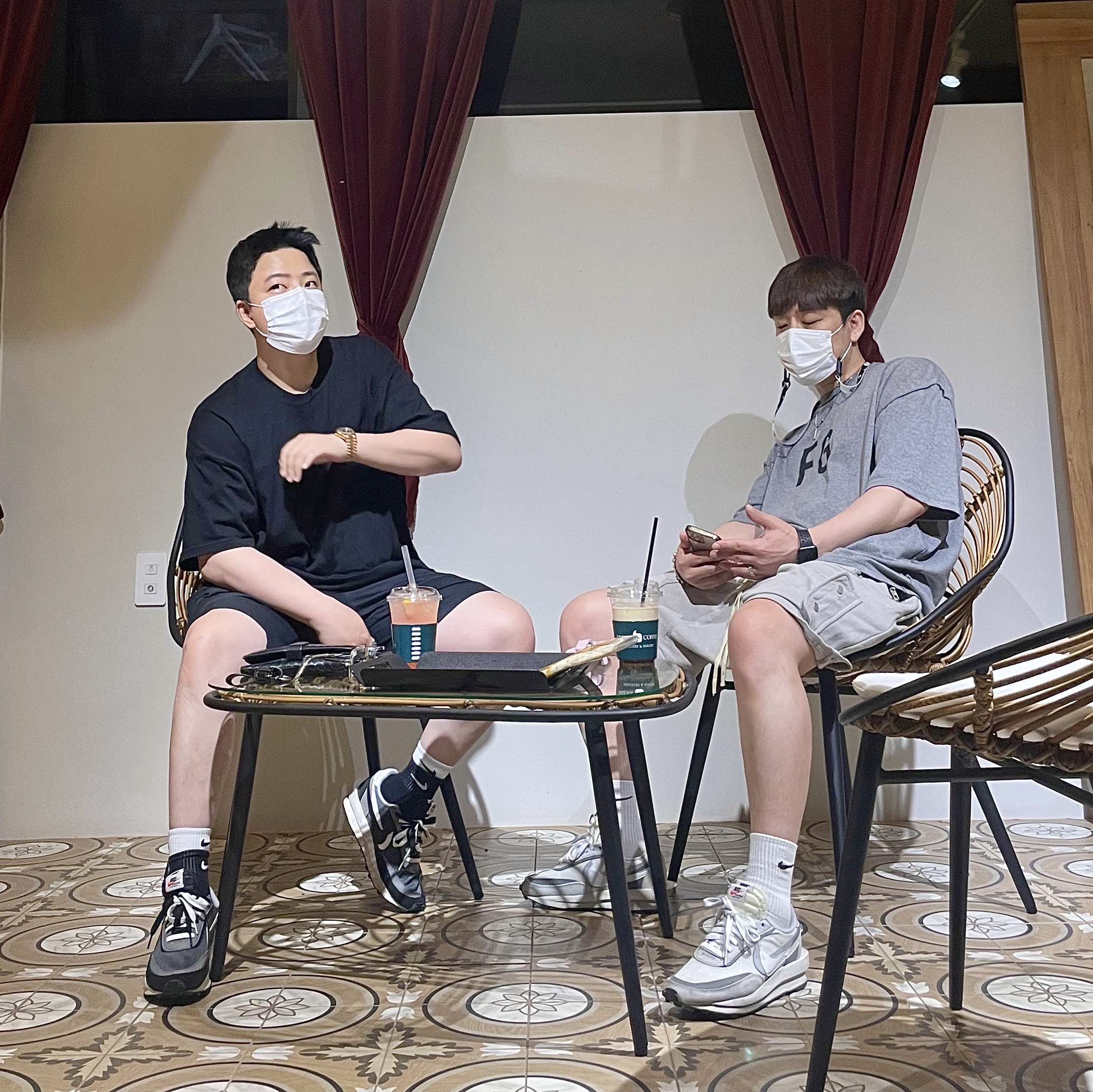 Nike x Sacai LDWaffle Summit White, Nike x Sacai LDWaffle Black 착용 스타일