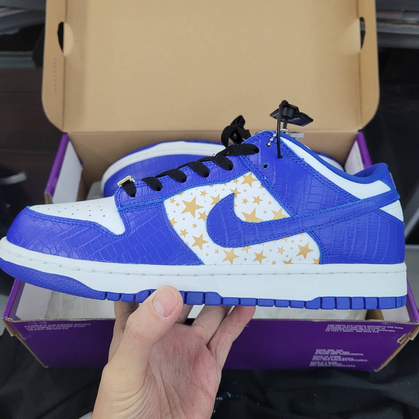 Nike x Supreme SB Dunk Low Hyper Blue 착용 스타일 - 2