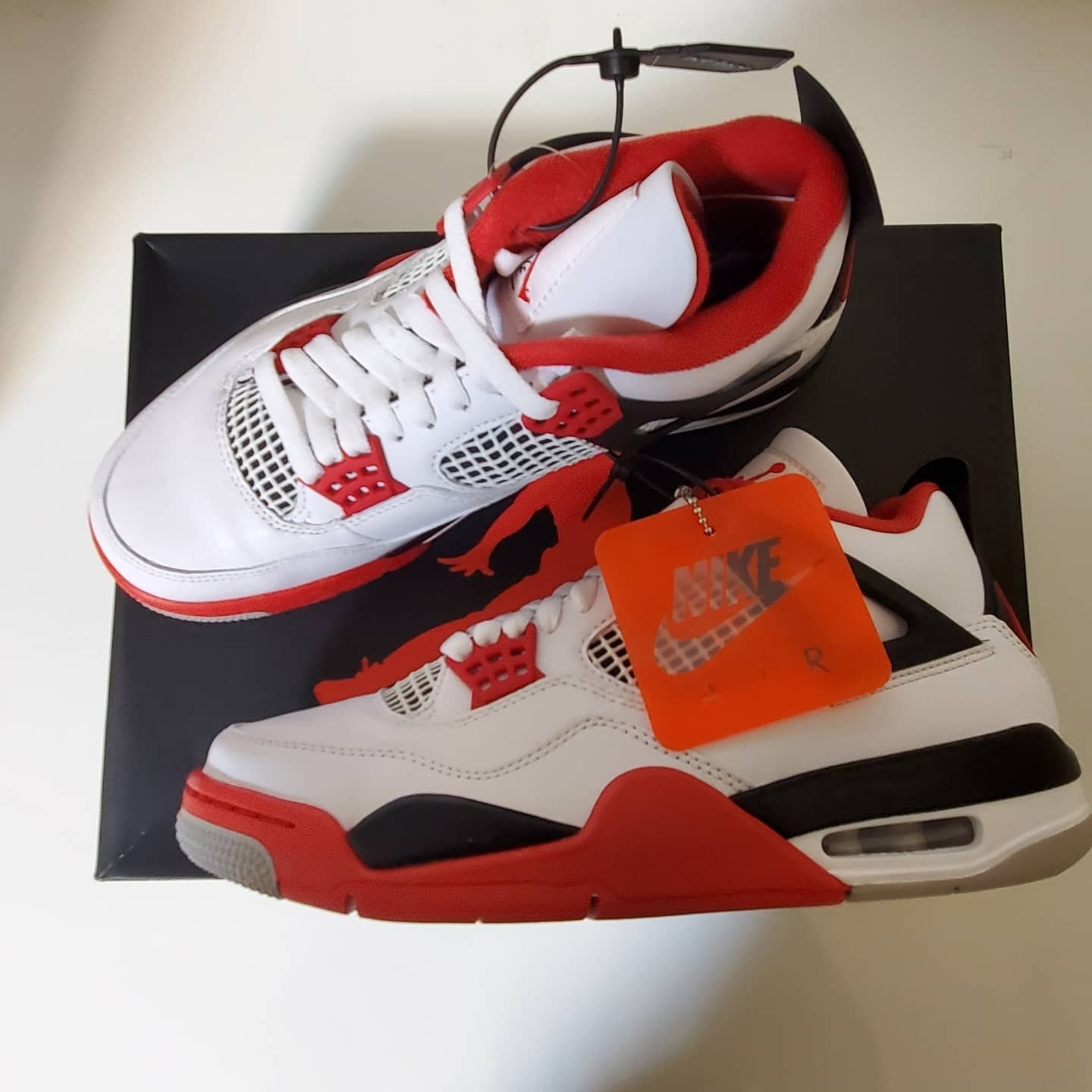 Jordan 4 Retro OG Fire Red 2020 착용 스타일