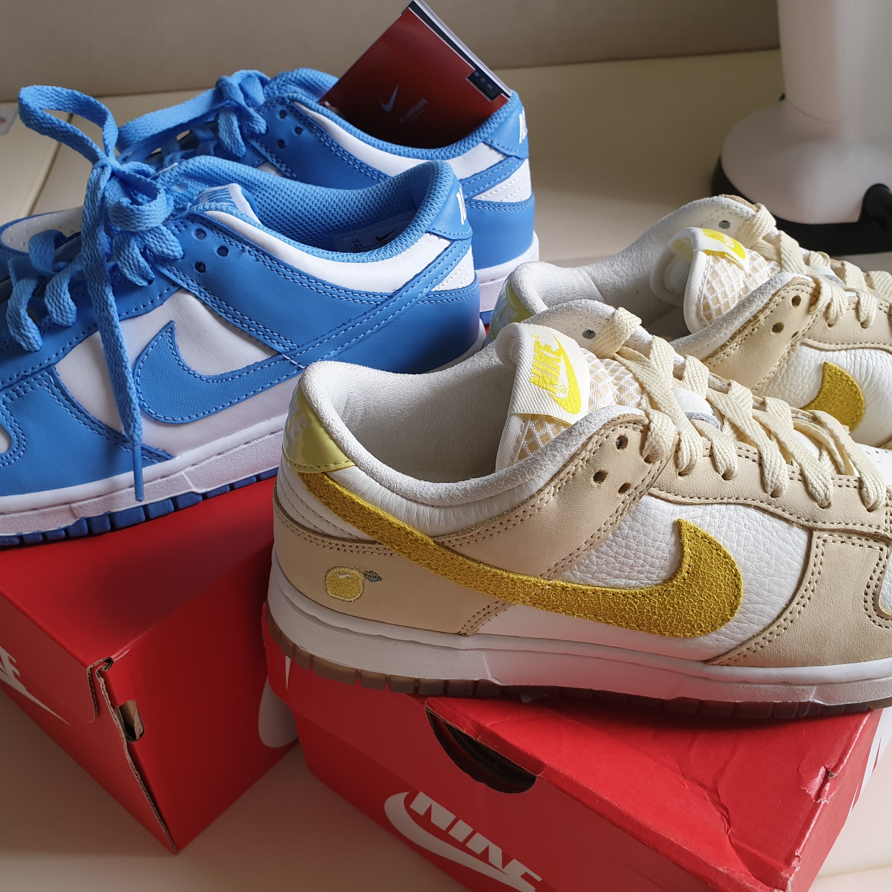 (GS) Nike Dunk Low University Blue, (W) Nike Dunk Low Lemon Drop 착용 스타일 - 1