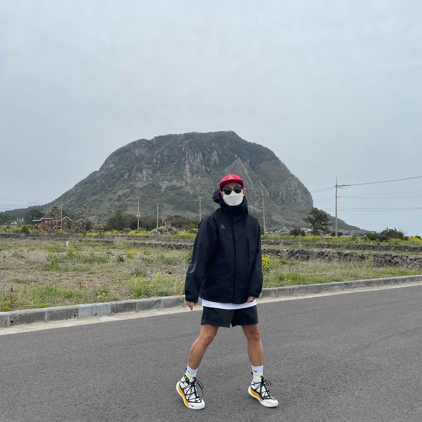 Nike ACG Terra Antarktik Gore-Tex Summit White, Nike ACG Gore-Tex Jacket Black Anthracite 착용 스타일 - 1