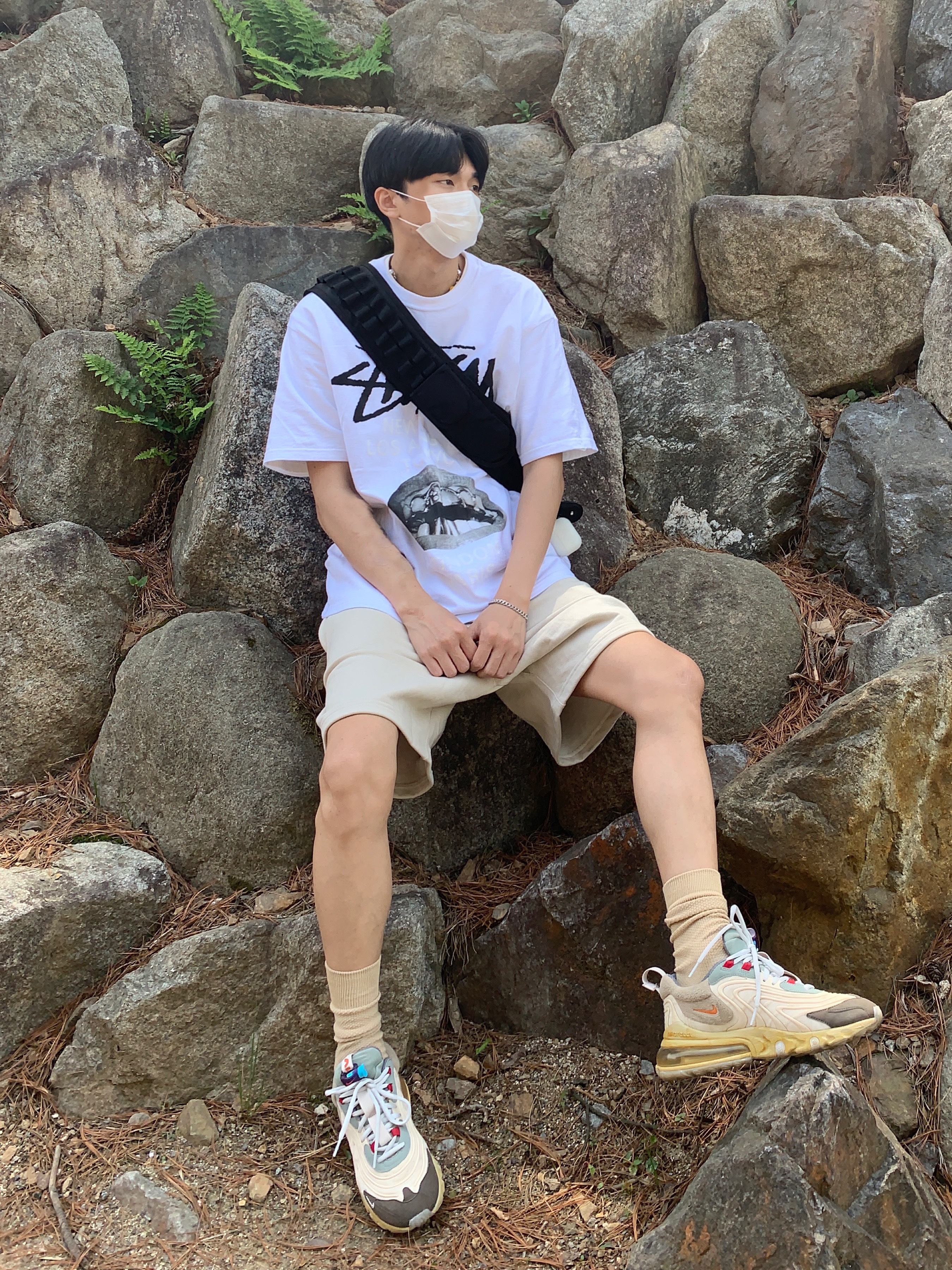 Stussy x Rick Owens 40 WT T-Shirt, Nike x Travis Scott Air Max 270 React Cactus Trails 착용 스타일