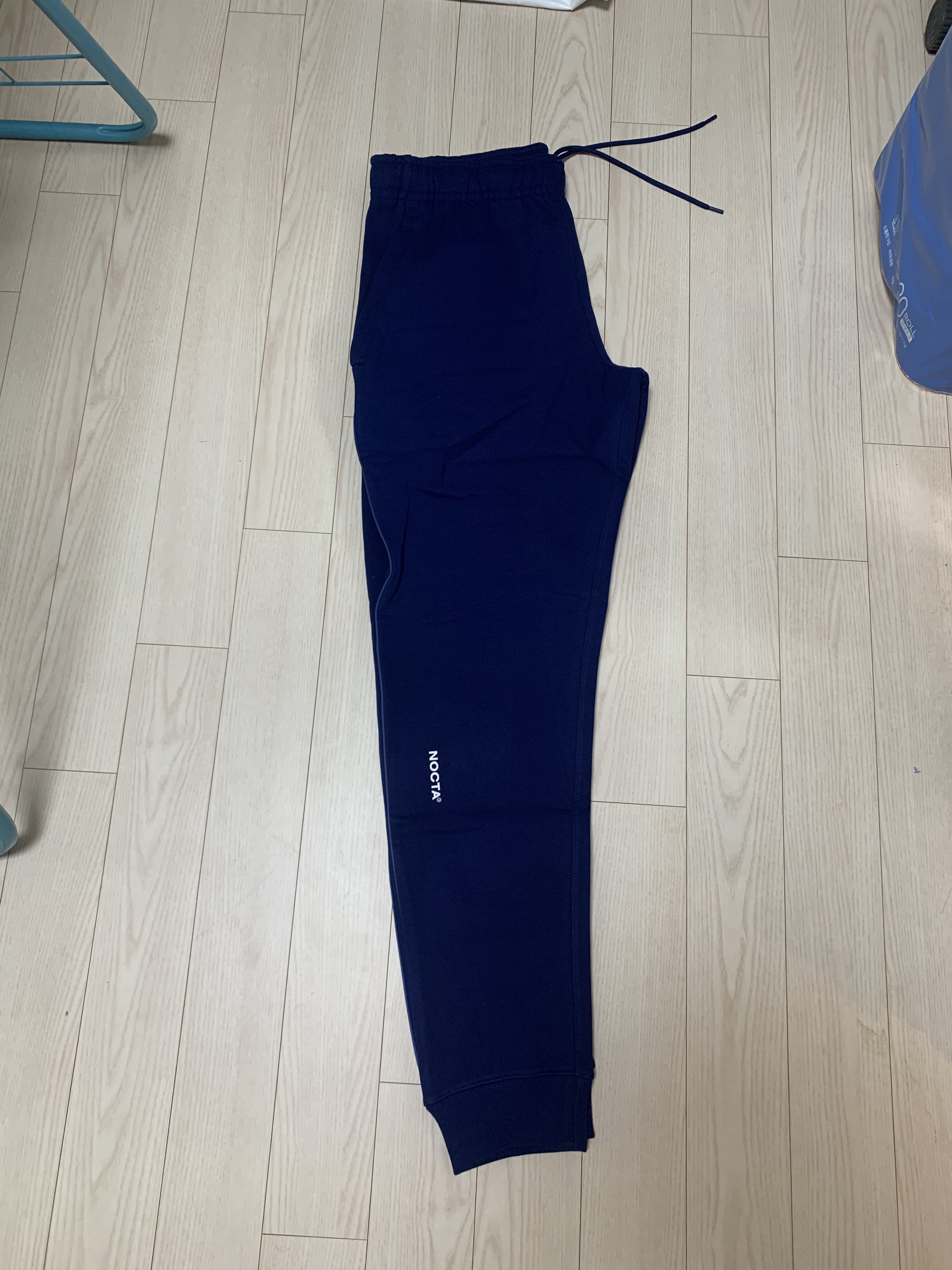 Nike x Drake Nocta Cardinal Stock Essential Fleece Pants Navy - US/EU 착용 스타일 - 1