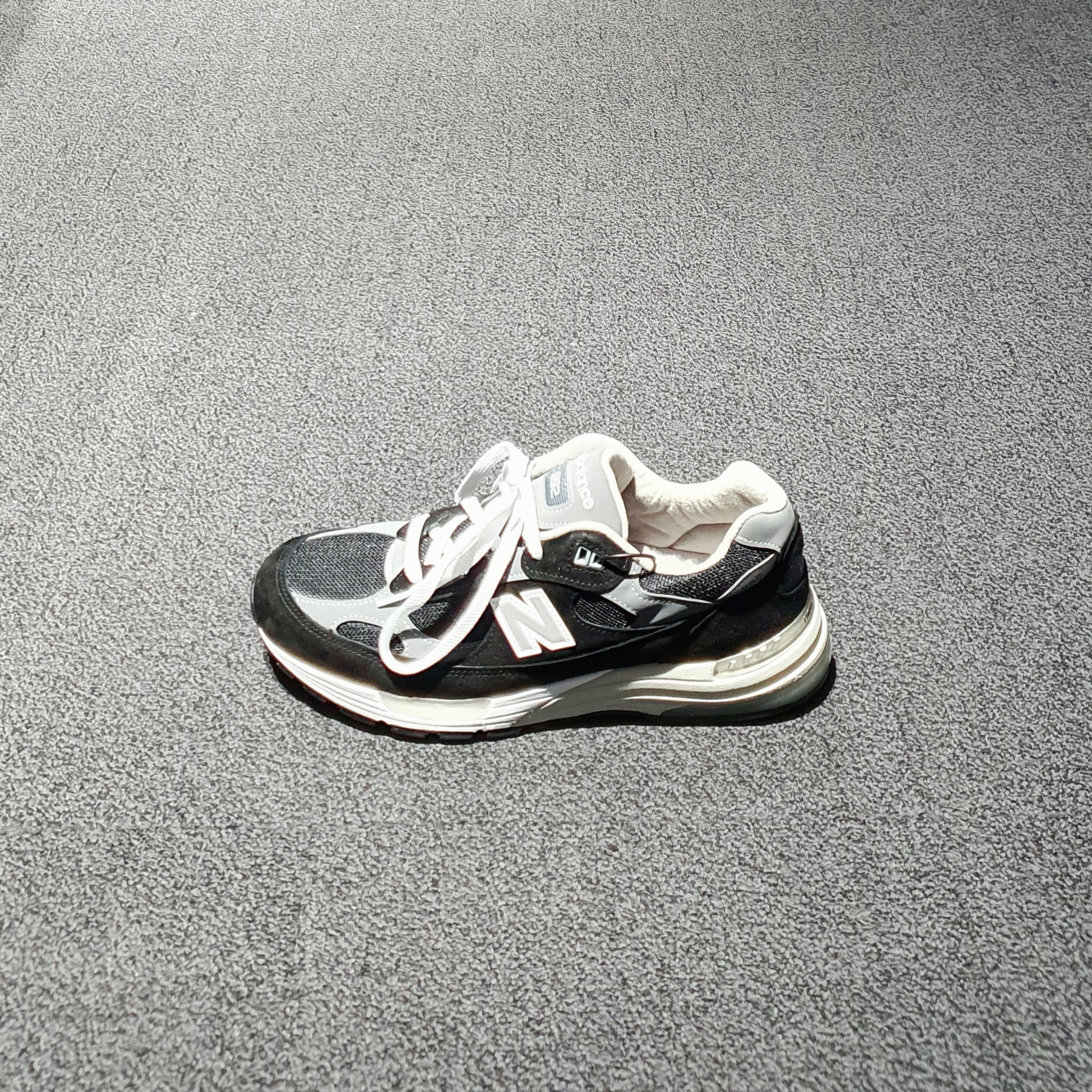 New Balance 992 Made in USA Black Grey 착용 스타일