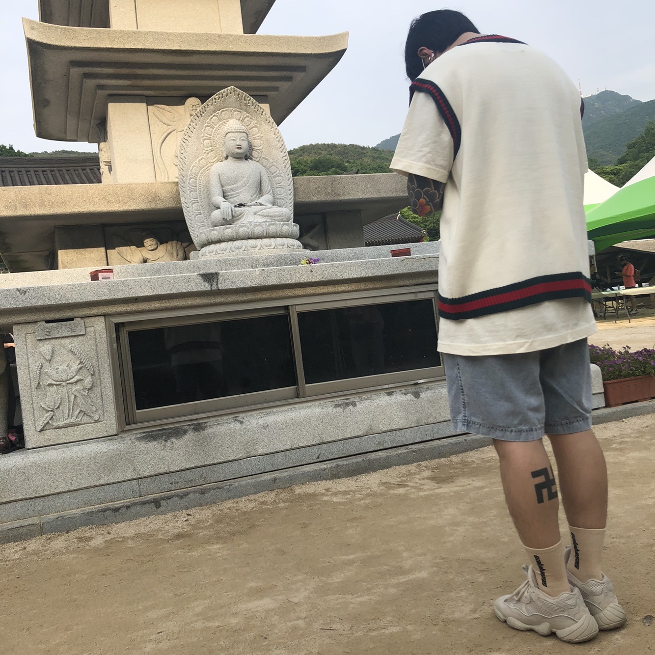 Adidas Yeezy 500 Blush 2018 착용 스타일