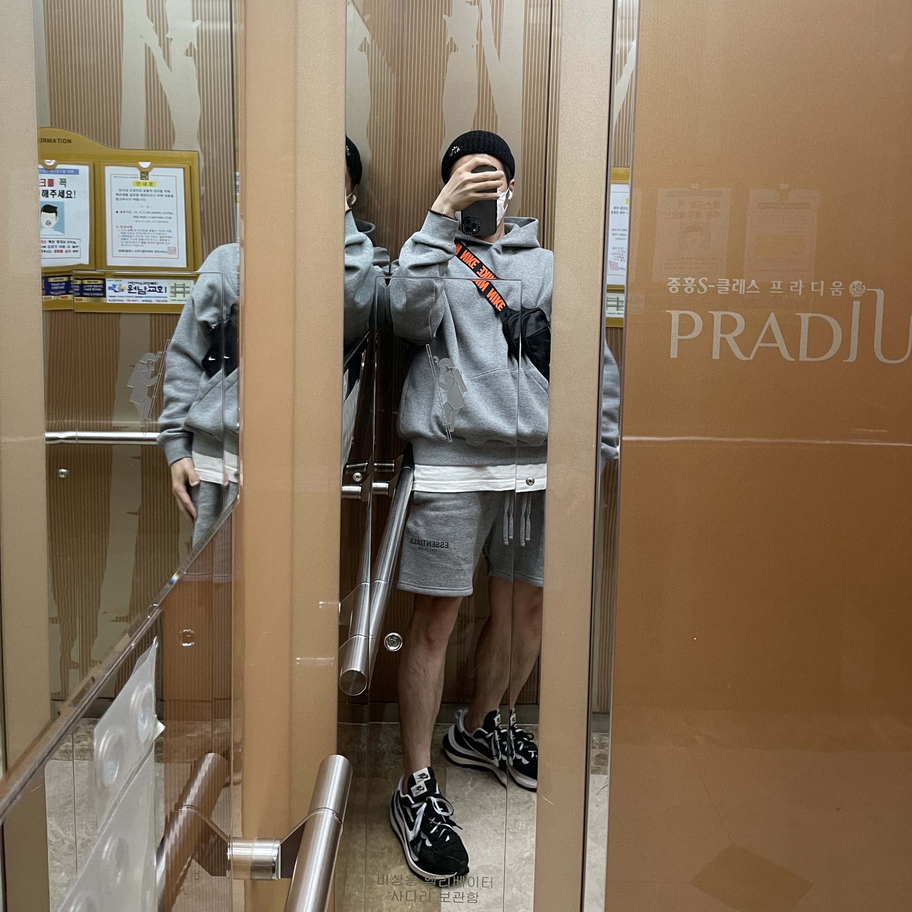 Nike x Sacai VaporWaffle Black White 착용 스타일