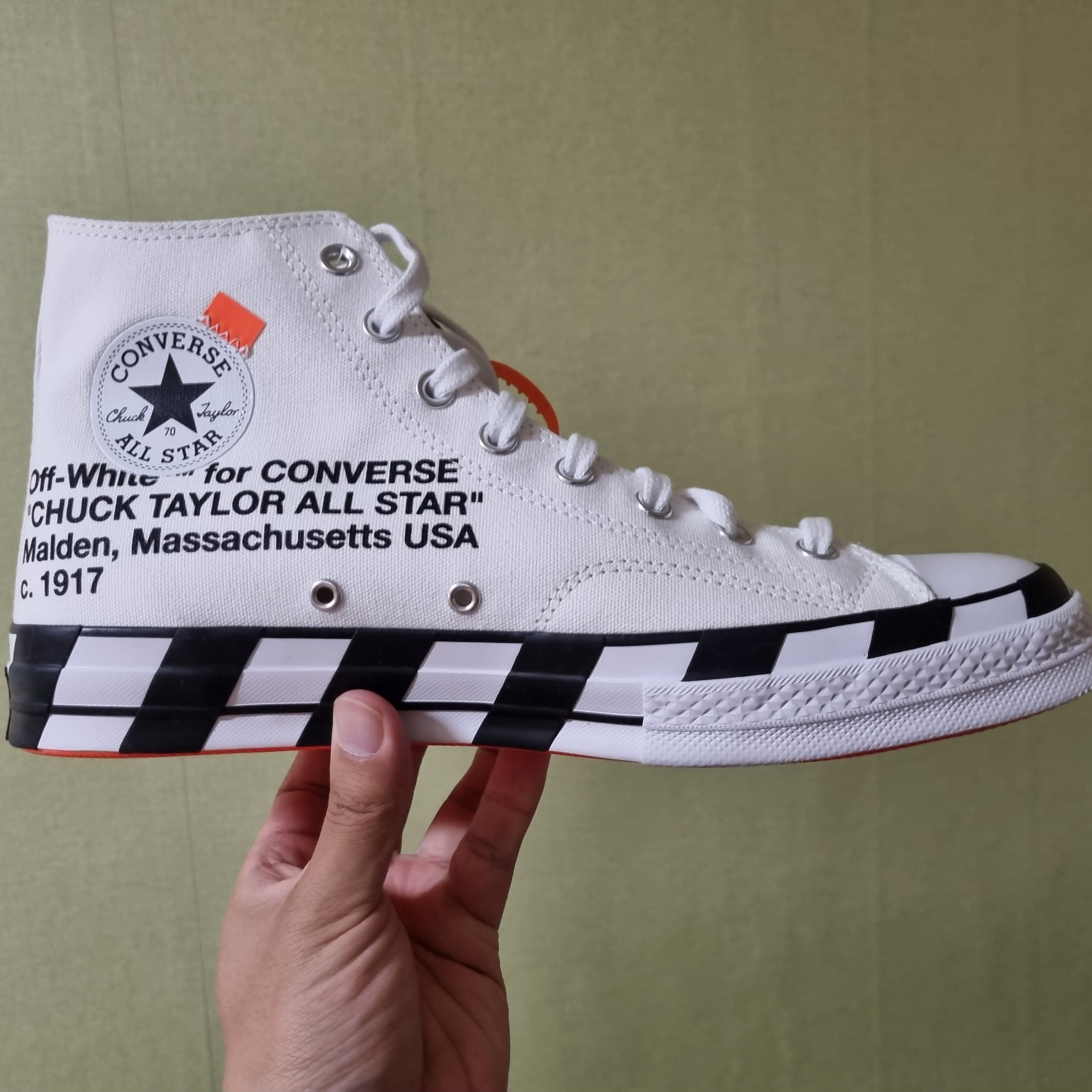 Converse x Off-White Chuck 70 High V2 2021 착용 스타일 - 2