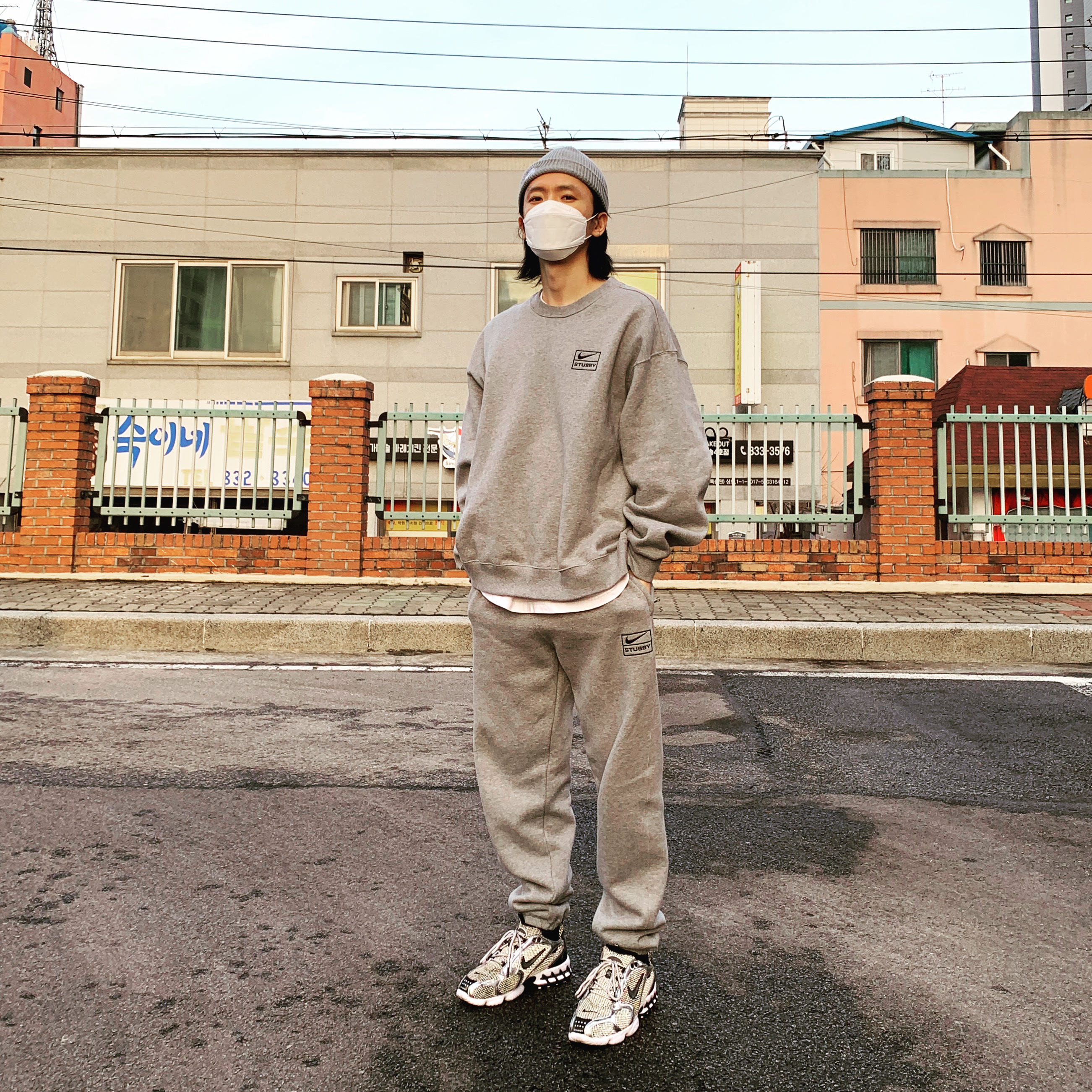Nike x Stussy Air Zoom Spiridon Cage 2 Pure Platinum, Nike x Stussy NRG BR Crew Fleece Grey 착용 스타일 - 1
