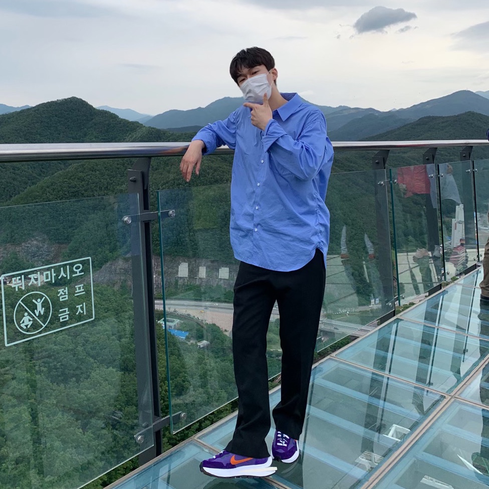 Nike x Sacai VaporWaffle Dark Iris 착용 스타일