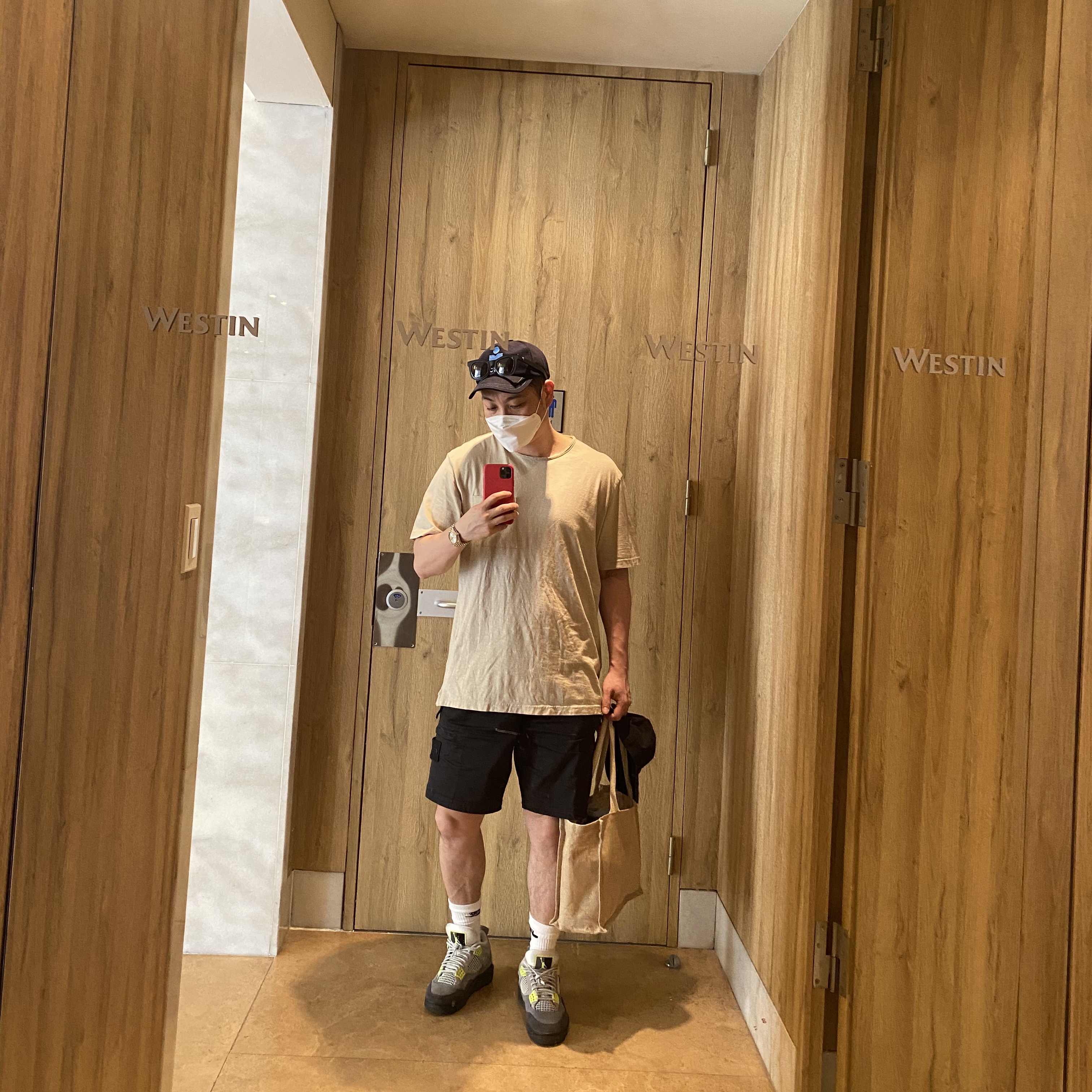 (TD) Jordan 6 x Travis Scott Retro SP British Khaki, Jordan 4 Retro SE Neon 95 착용 스타일 - 2