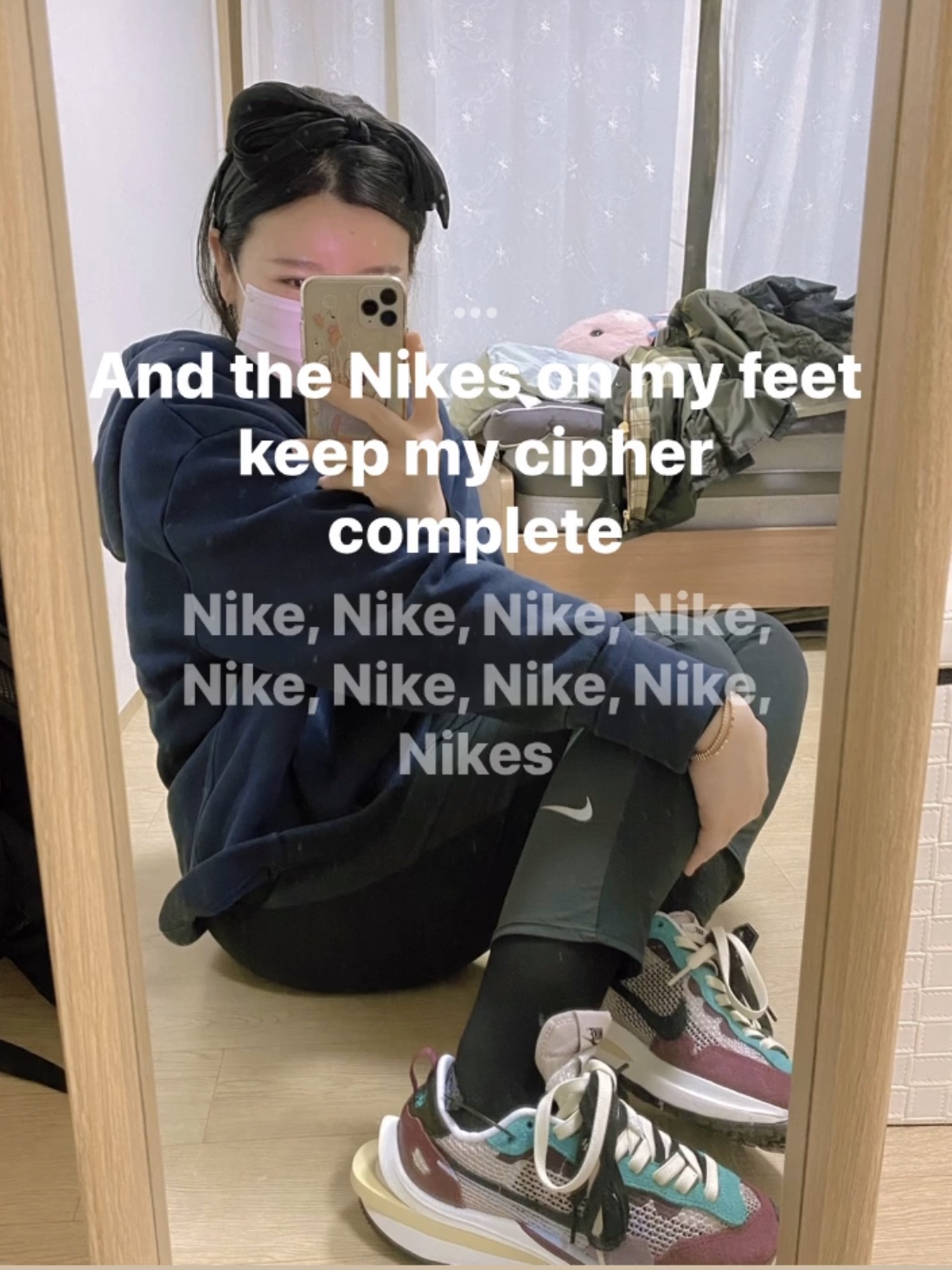 Nike x Sacai VaporWaffle String & Black Villain Red 착용 스타일