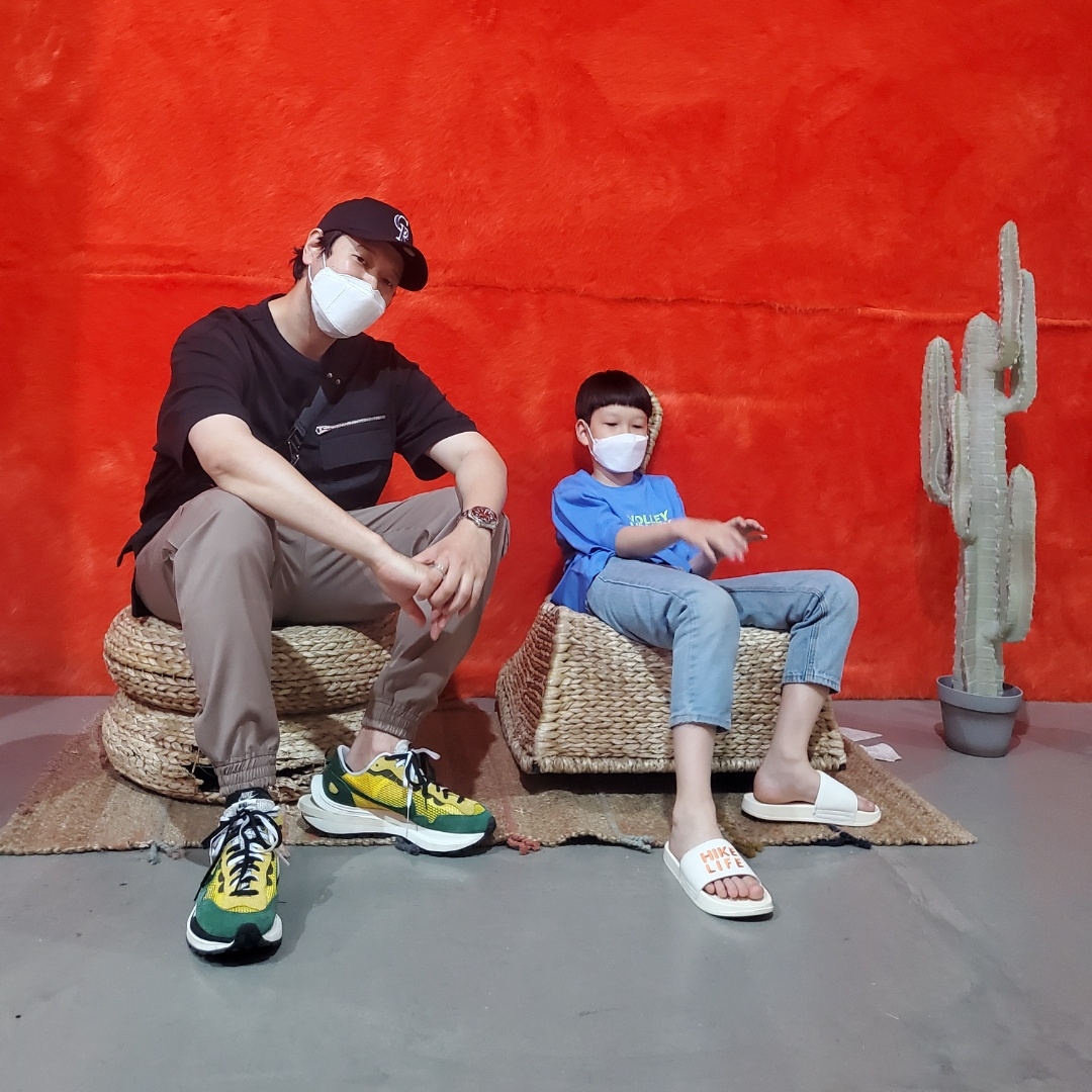 Nike x Sacai VaporWaffle Tour Yellow & Gorge Green Sail 착용 스타일 - 1